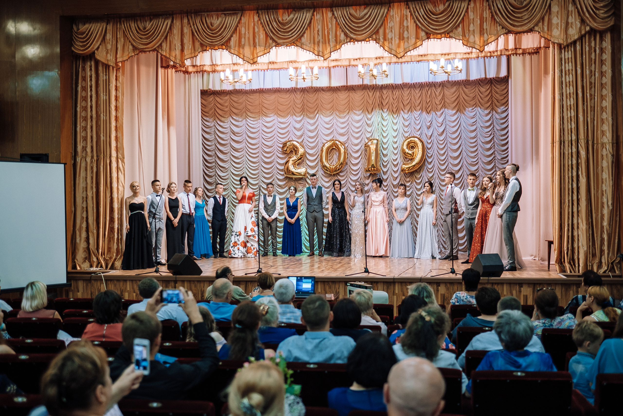 Выпускной школа номер 3. Хмельник. Ivan Skufinsky — wedding and family photographer in Vancouver