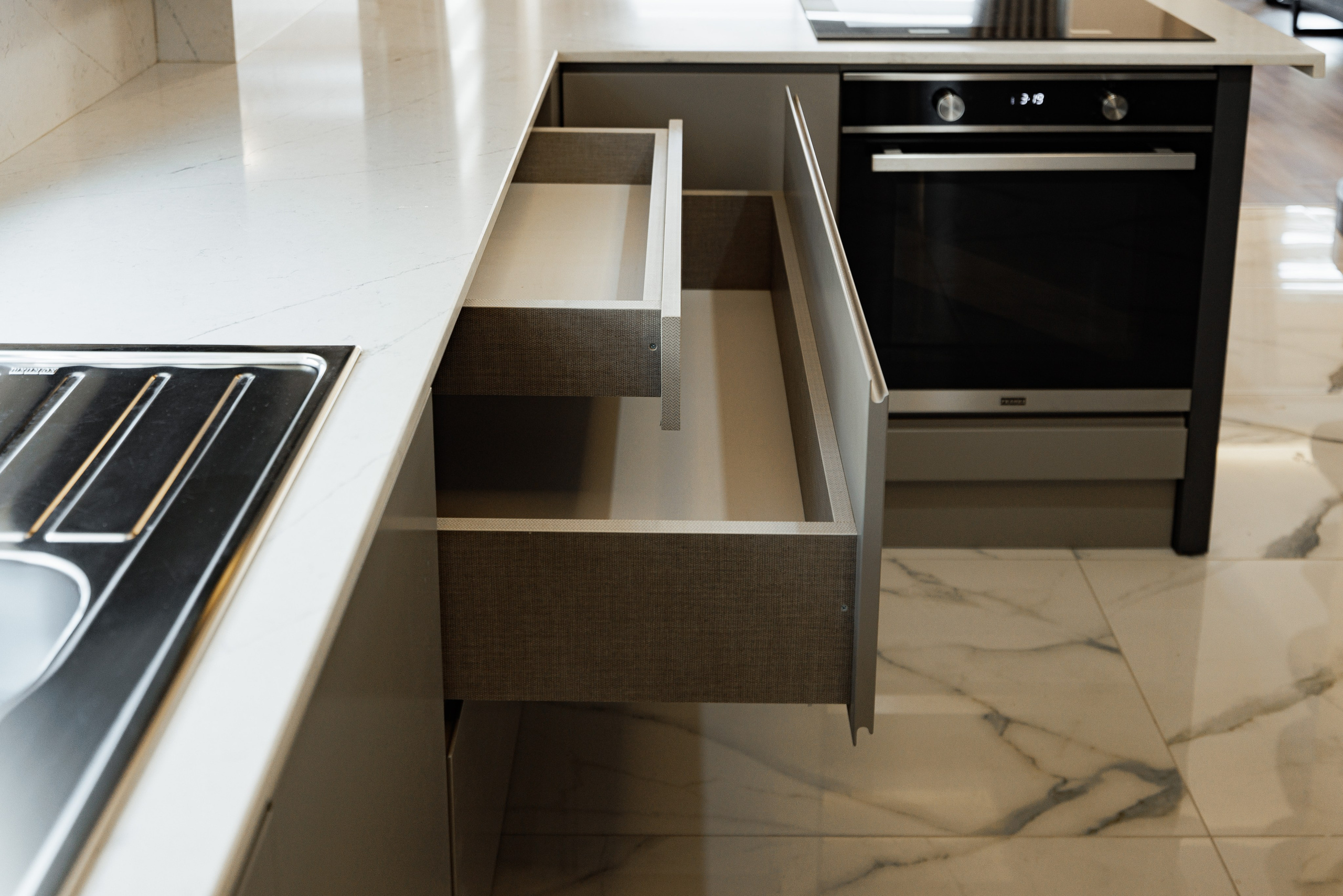 Real estate photographer in Vancouver Burnaby Richmond. Ivan Skufinsky — wedding and family photographer in Vancouver