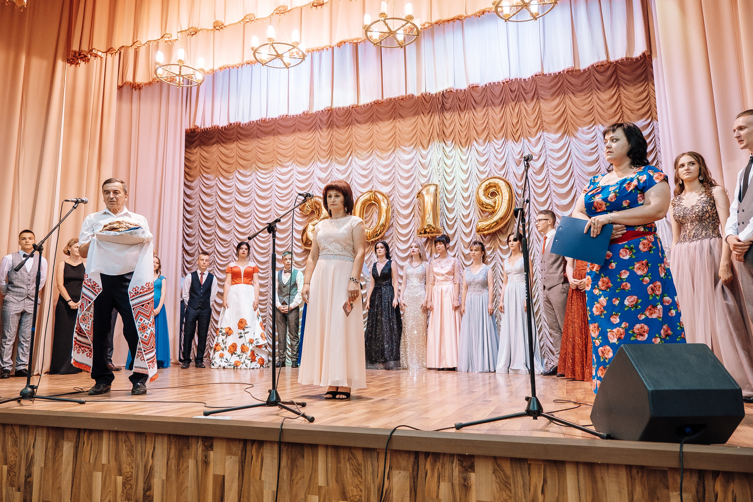 Выпускной школа номер 3. Хмельник. Ivan Skufinsky — wedding and family photographer in Vancouver