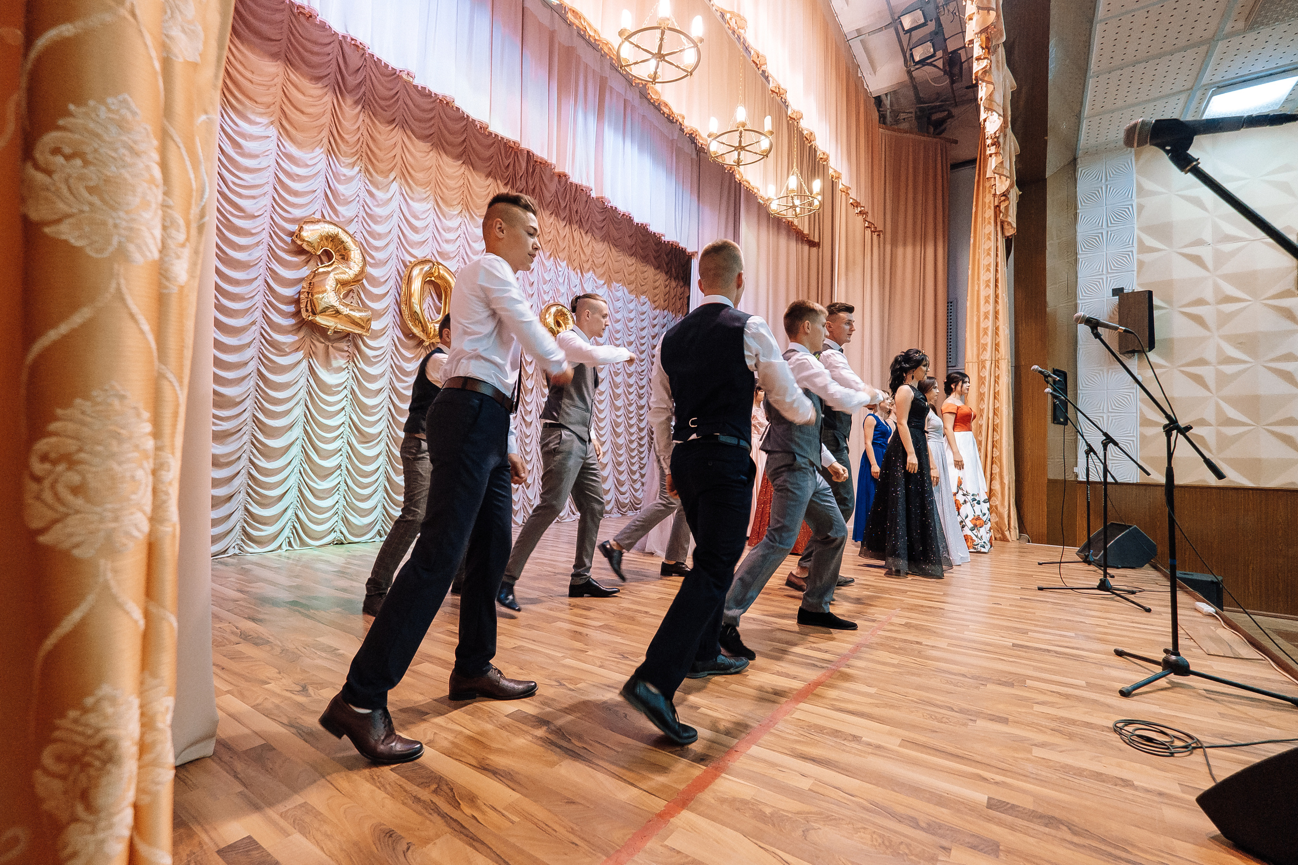 Выпускной школа номер 3. Хмельник. Ivan Skufinsky — wedding and family photographer in Vancouver