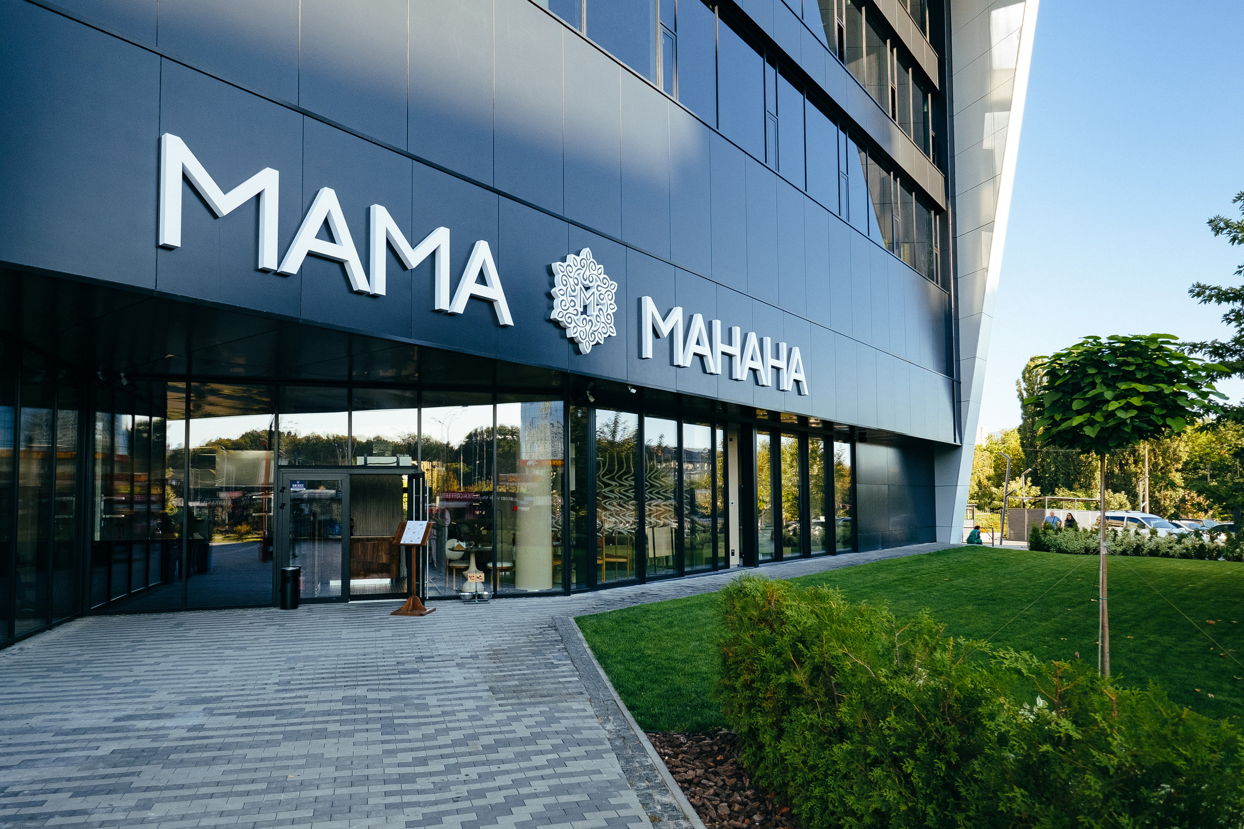 Interior photography and video shooting of a restaurant in Vancouver. Ivan Skufinsky — wedding and family photographer in Vancouver