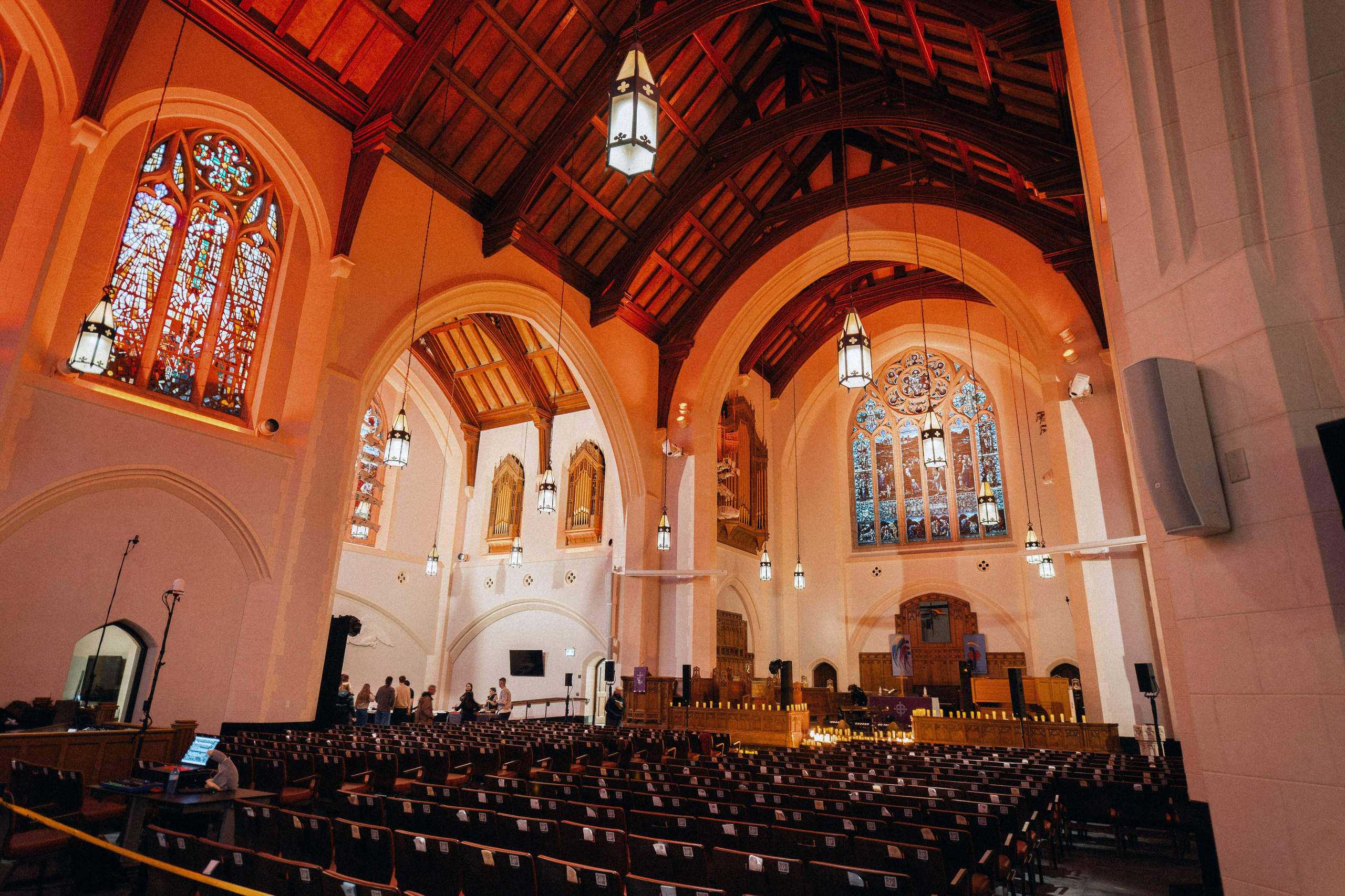 Live concert photography from Vivienne Mort in Vancouver 2025. Ivan Skufinsky — wedding and family photographer in Vancouver