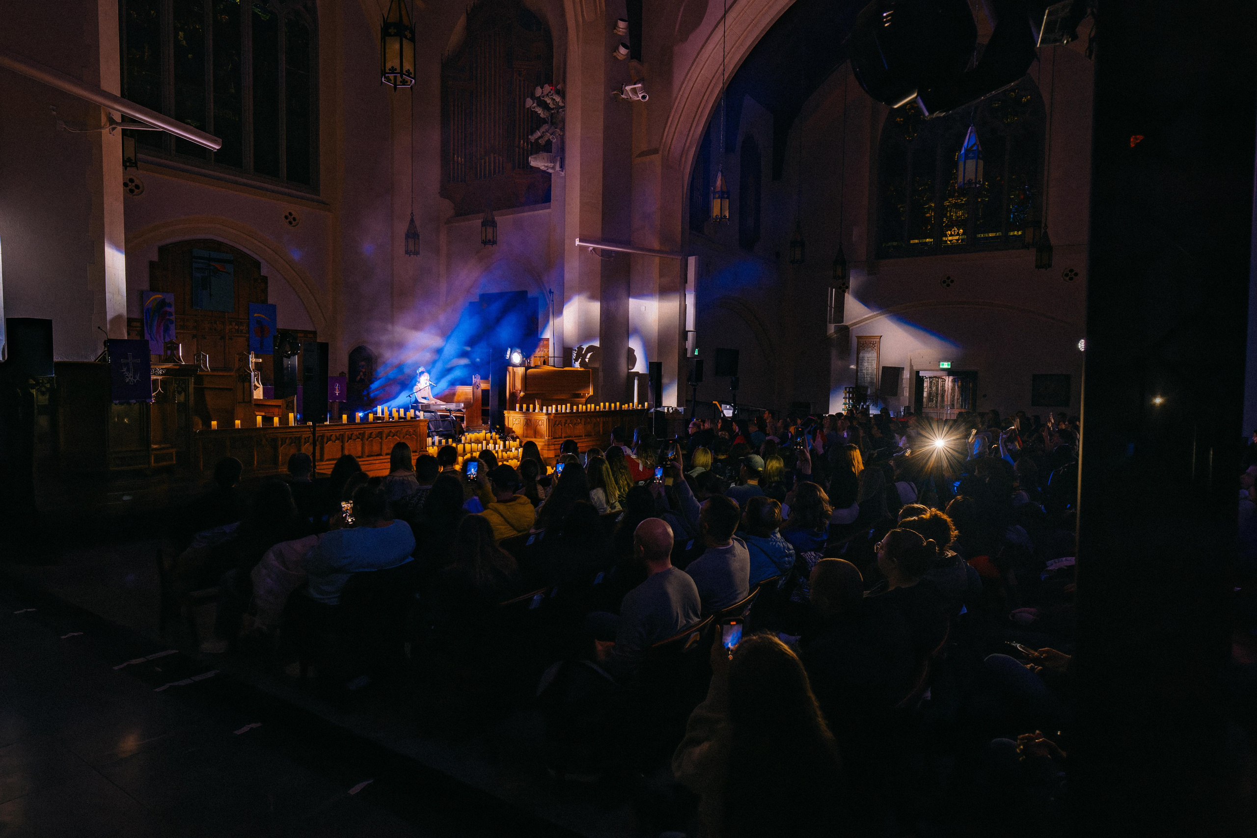 Live concert photography from Vivienne Mort in Vancouver 2025. Ivan Skufinsky — wedding and family photographer in Vancouver