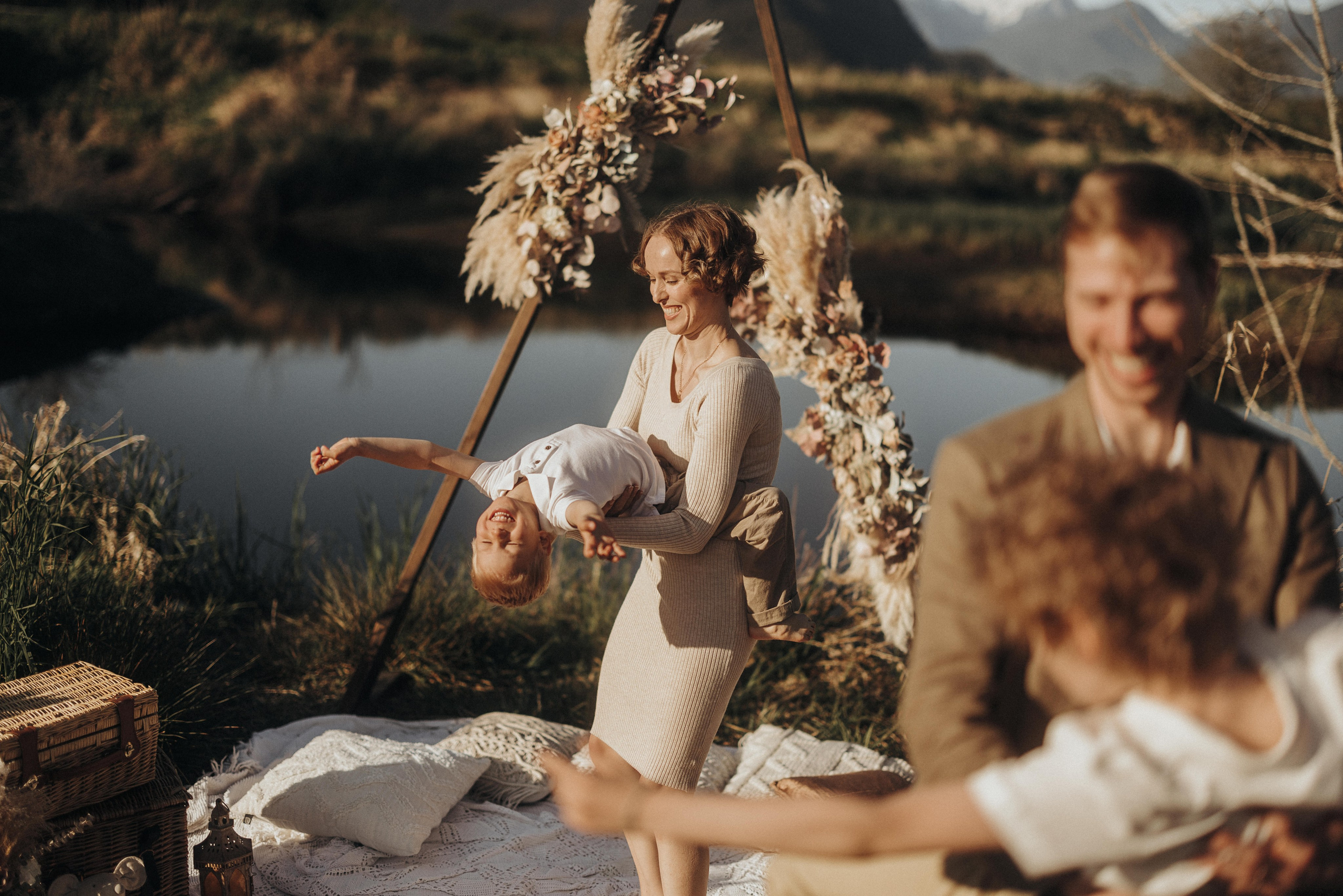 Family photo shoot at Pitt lake Vancouver BC. Ivan Skufinsky — wedding and family photographer in Vancouver