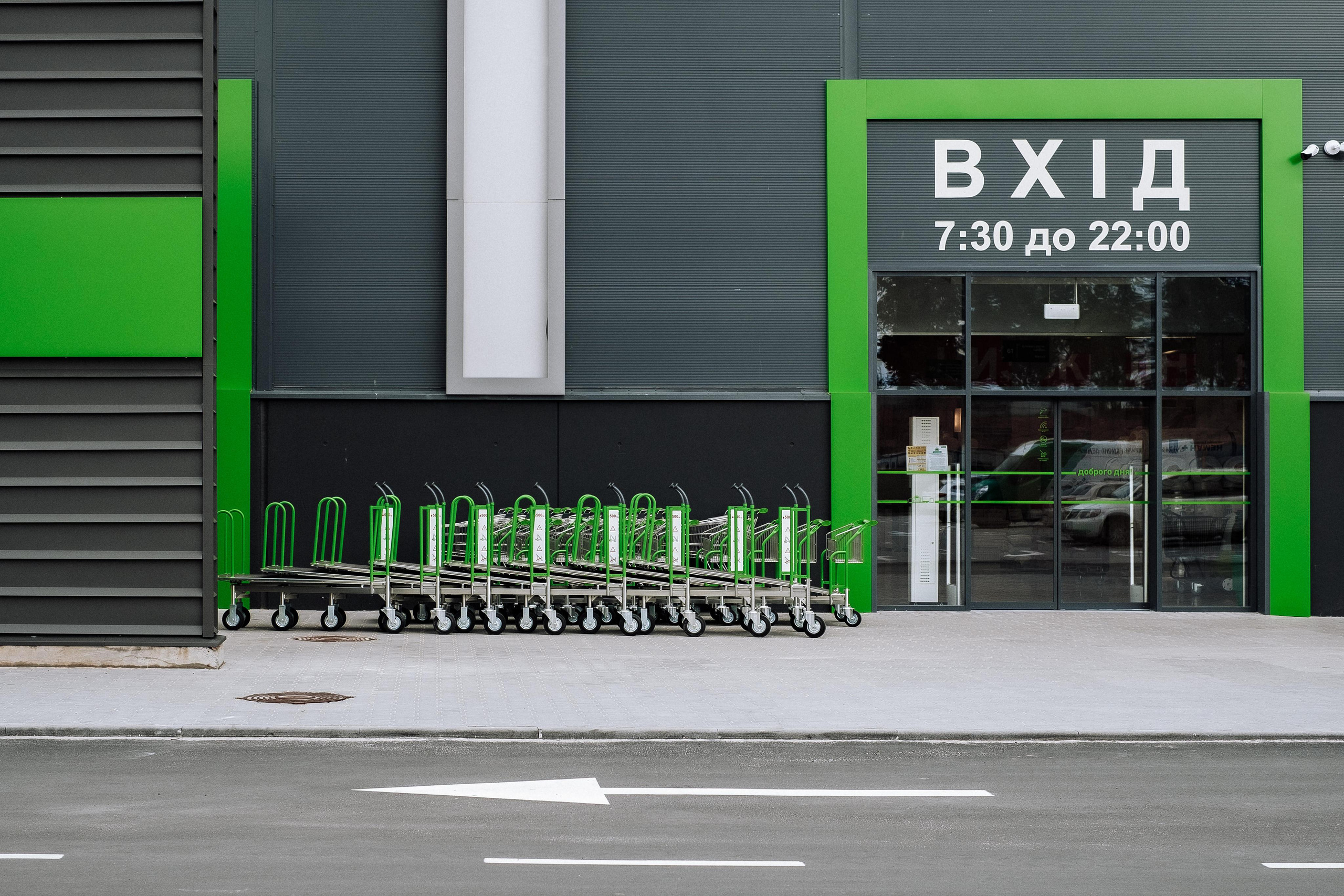 EXTERIER RETROVILLE. Ivan Skufinsky — wedding and family photographer in Vancouver