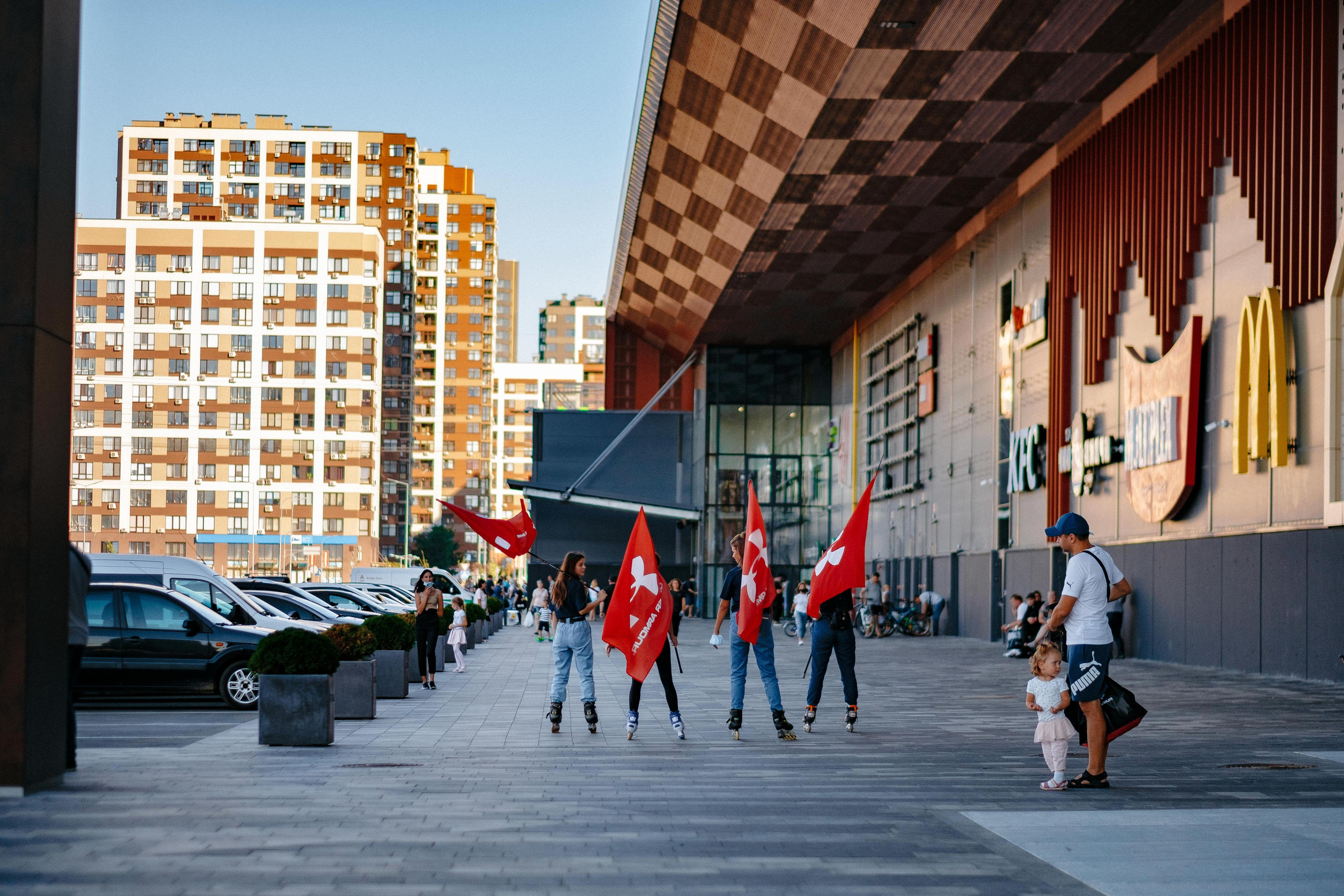 EXTERIER RETROVILLE. Ivan Skufinsky — wedding and family photographer in Vancouver