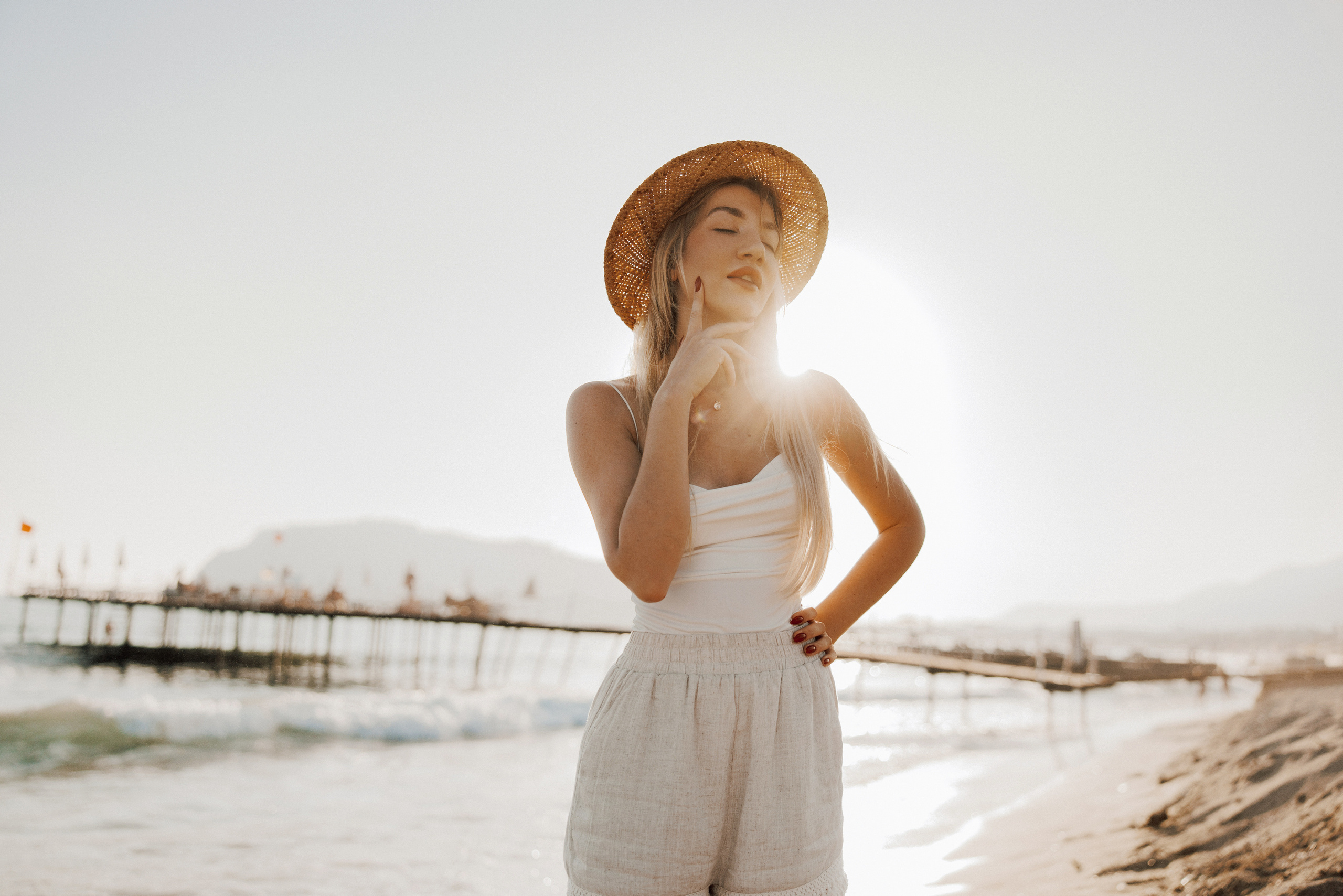 Masha Zhuuuk. Sunset Sea. Ivan Skufinsky — wedding and family photographer in Vancouver