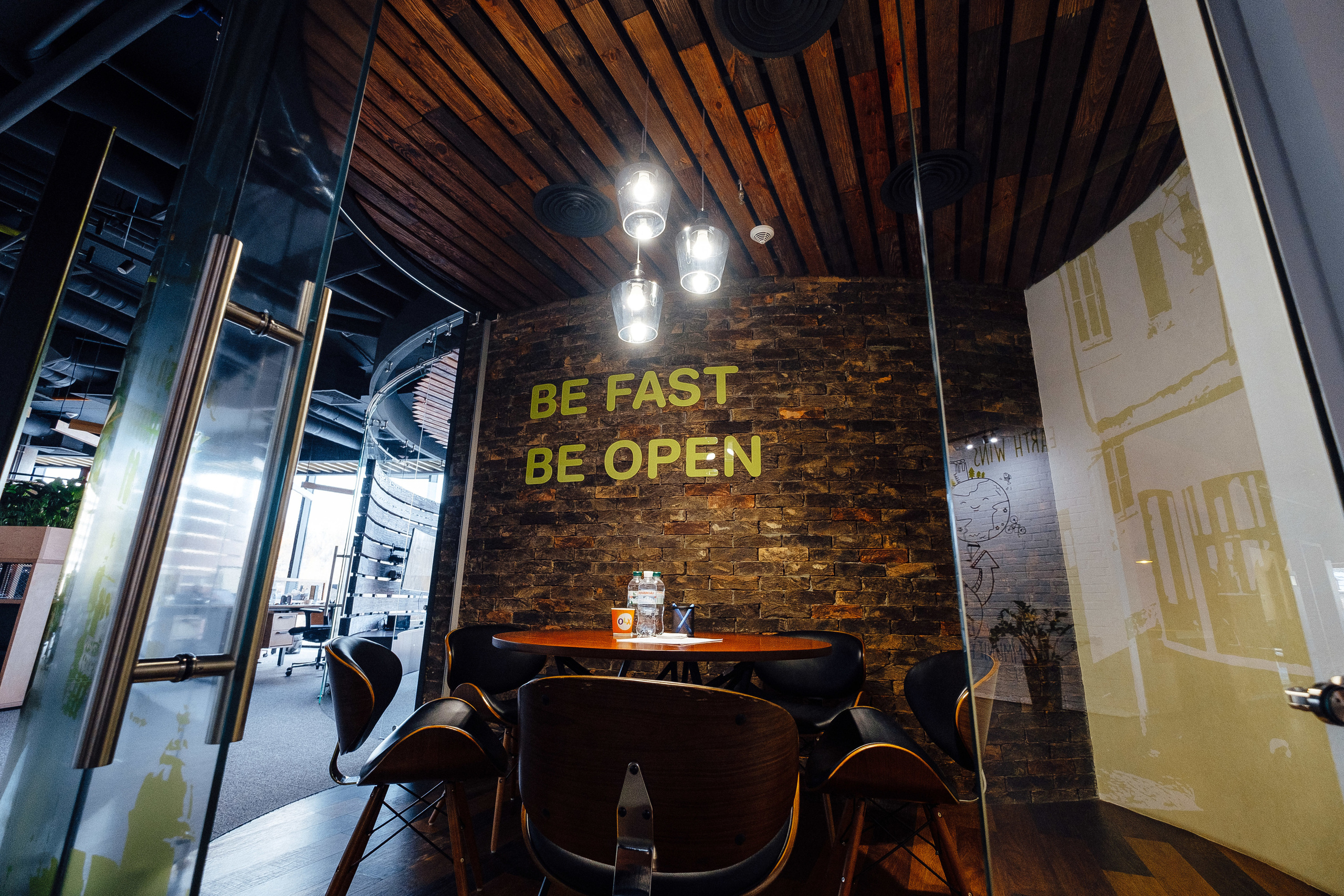 Фотоэкскурсия в компанию OLX. Ivan Skufinsky — wedding and family photographer in Vancouver