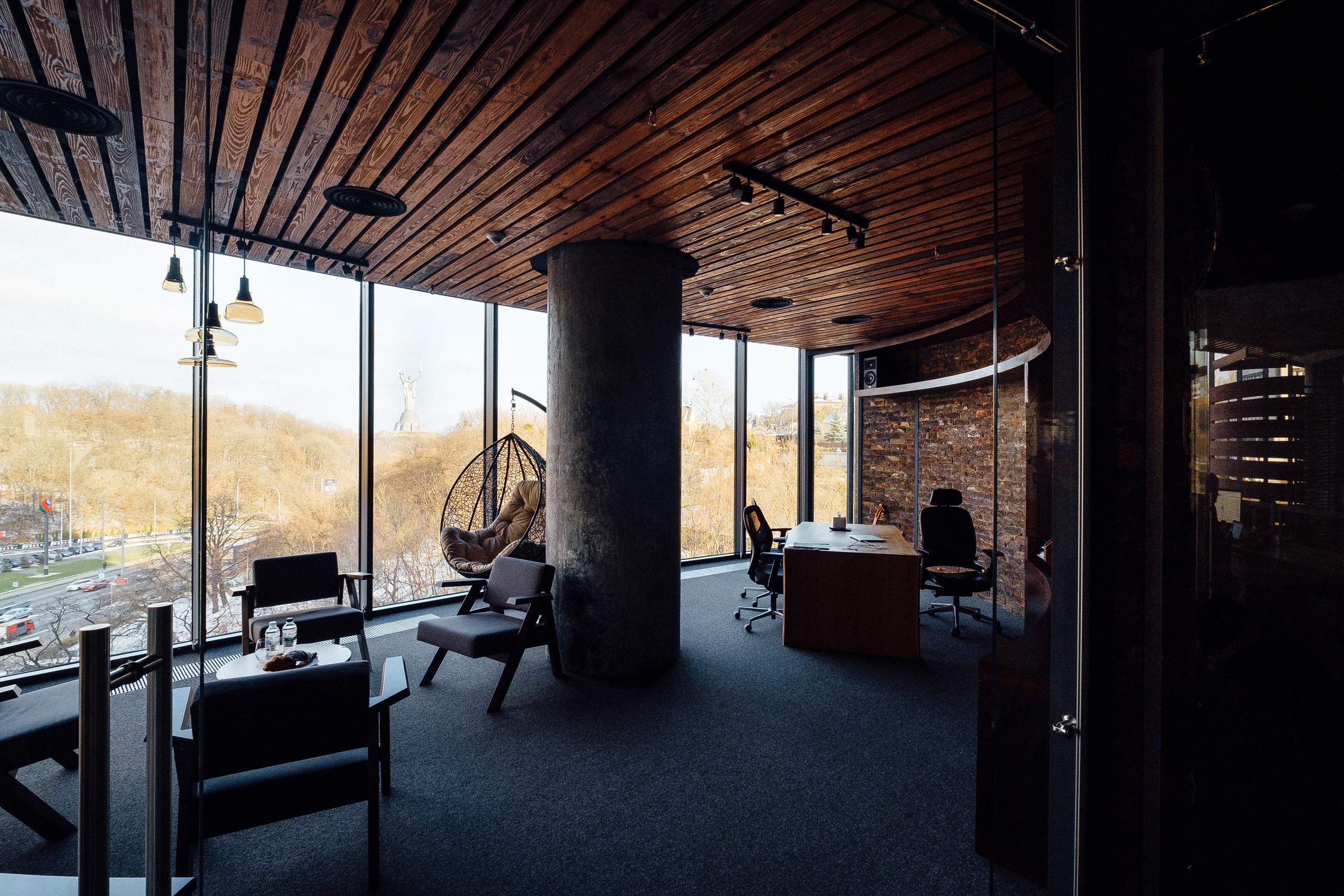 Фотоэкскурсия в компанию OLX. Ivan Skufinsky — wedding and family photographer in Vancouver