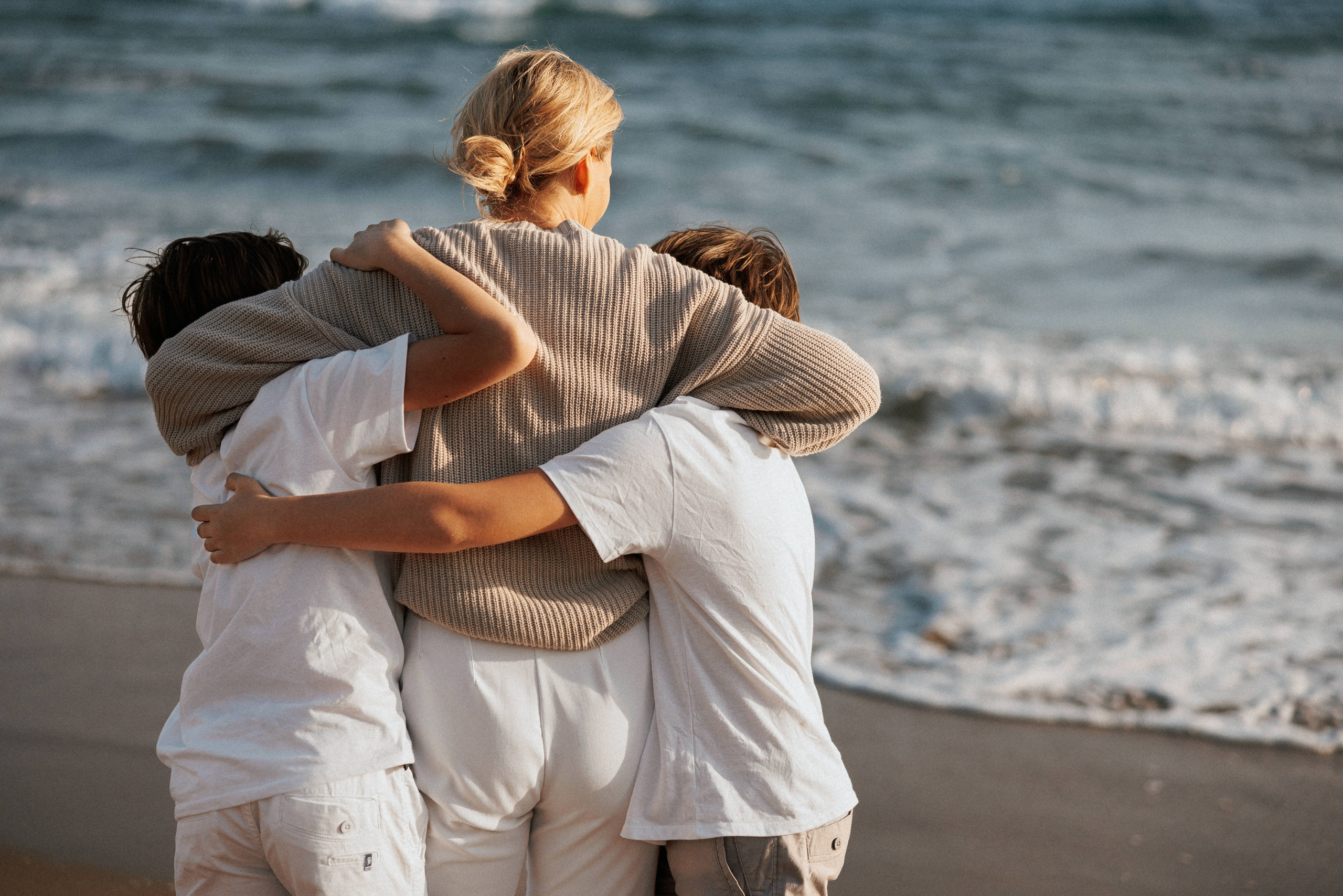 Family photo session on the beach in Vancouver BC Сanada. Twins. Ivan Skufinsky — wedding and family photographer in Vancouver