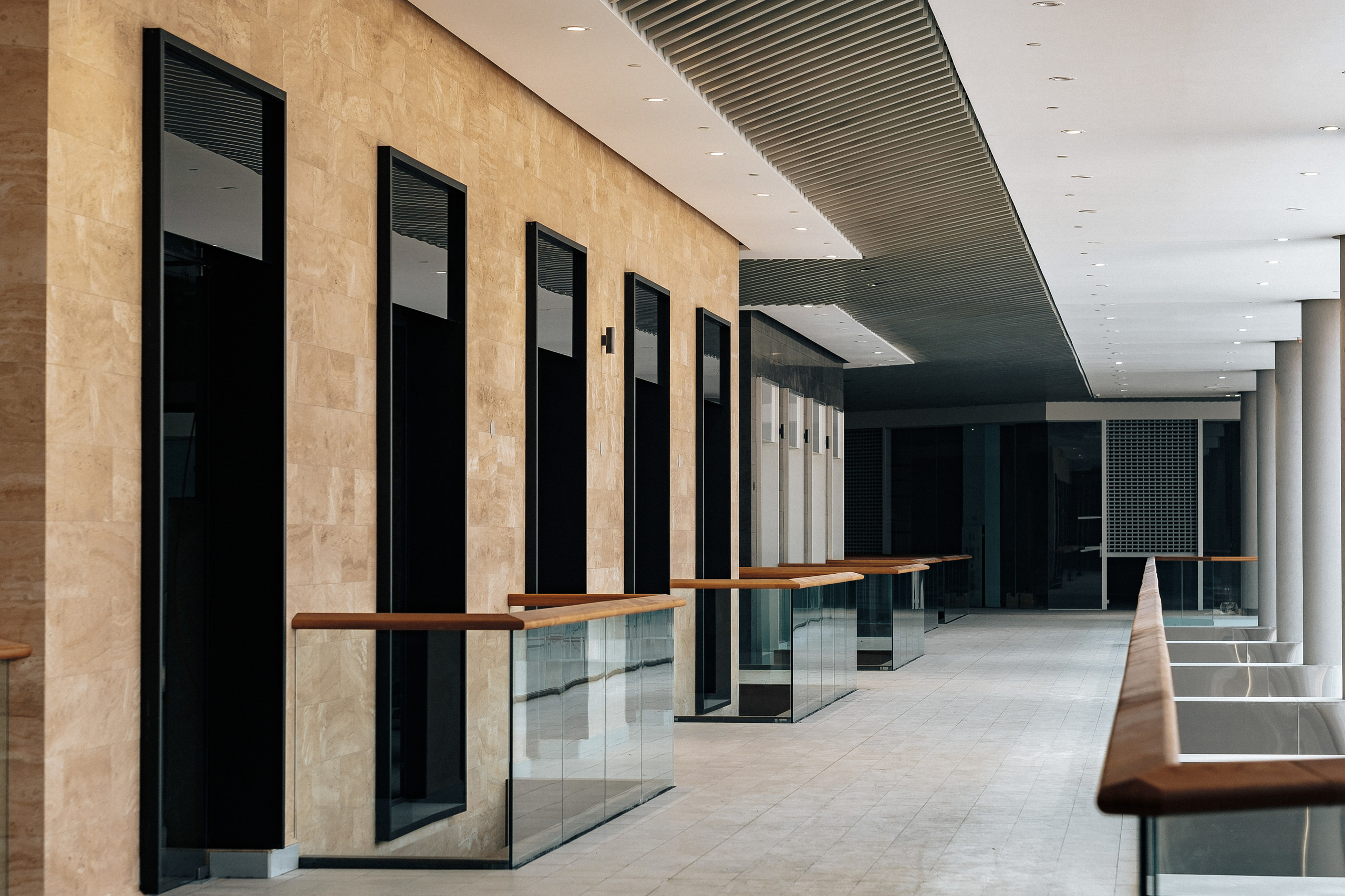 INTERIOR RETROVILLE. Ivan Skufinsky — wedding and family photographer in Vancouver