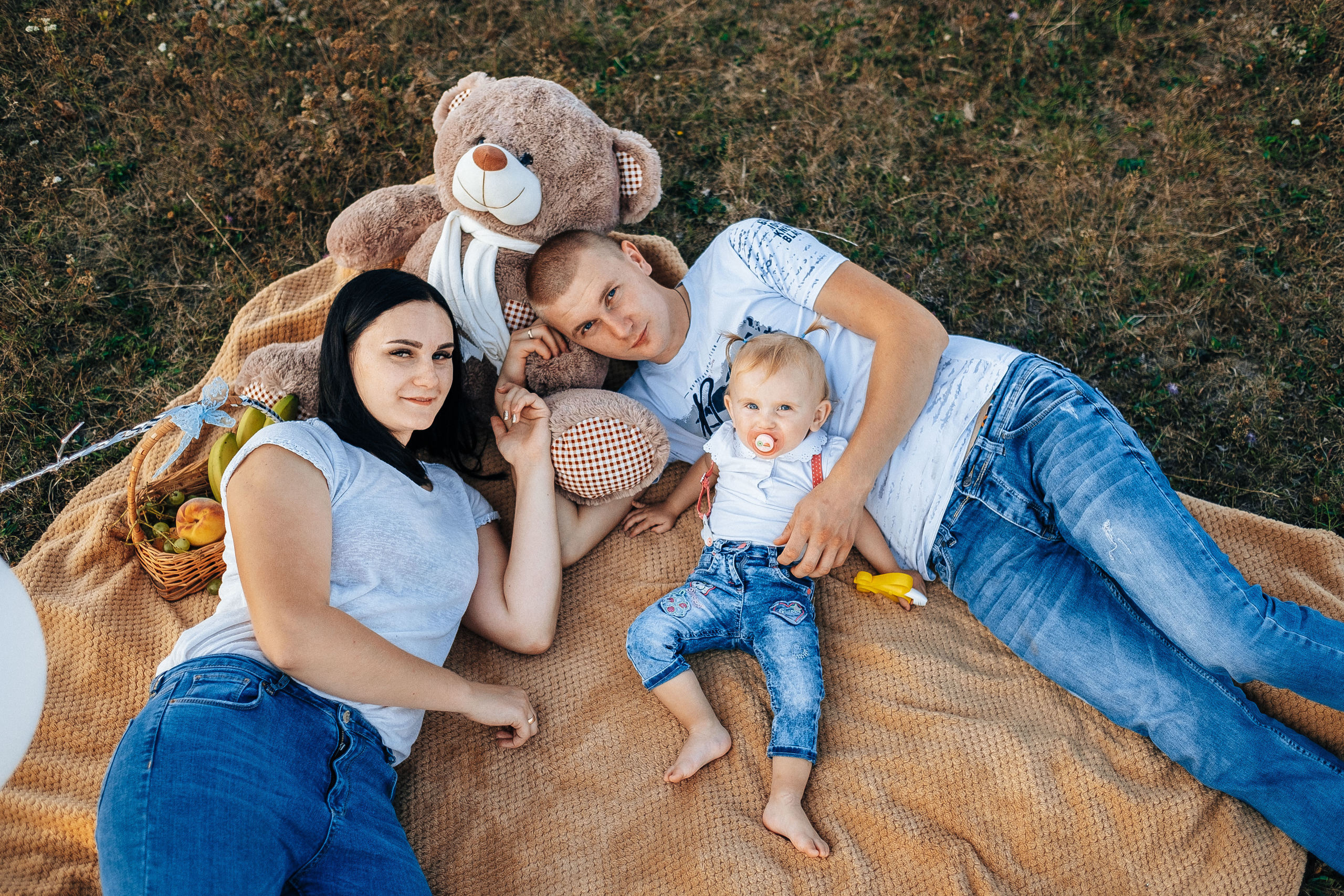 FamilyStory 1year (Lilia Sergey Maria). Ivan Skufinsky — wedding and family photographer in Vancouver