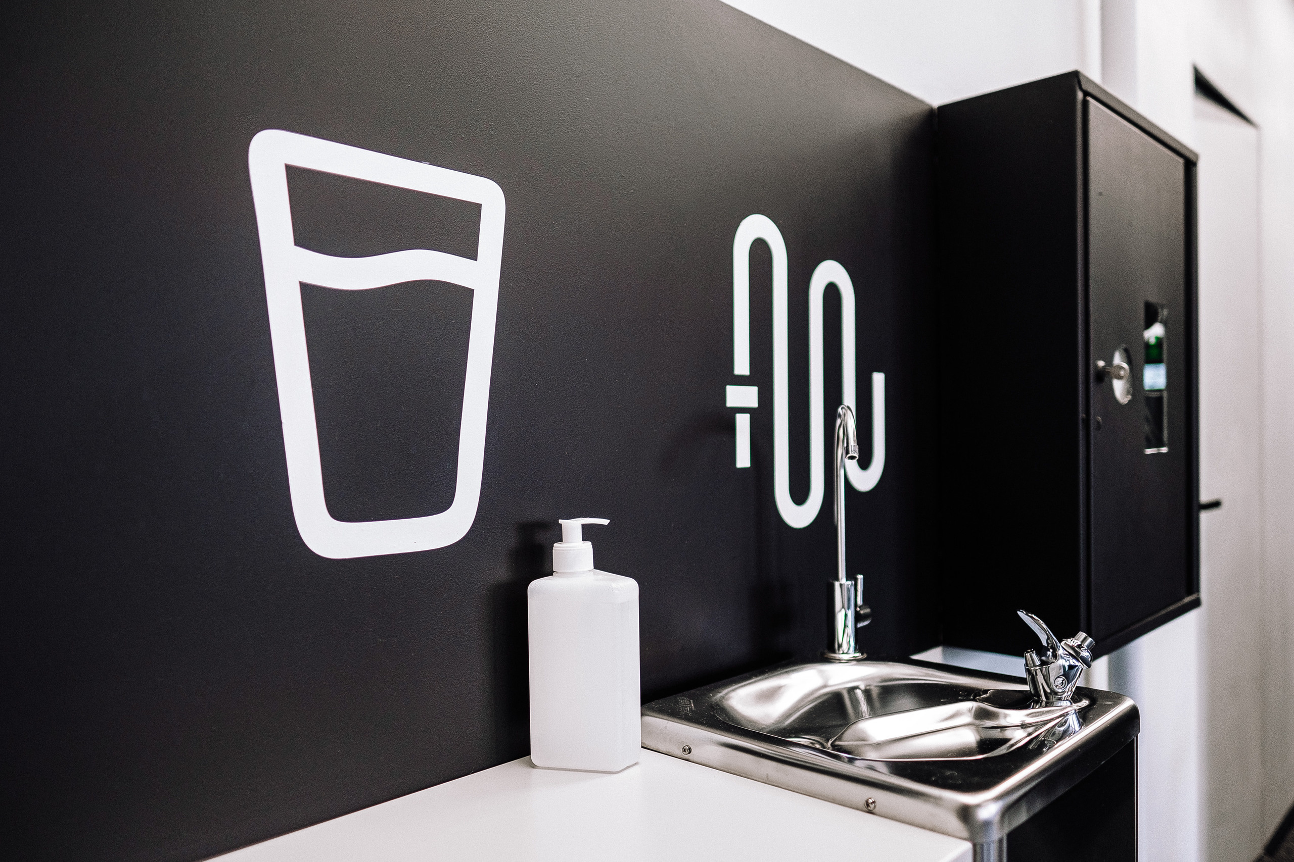 FitgyX контент 1 интерьер. Ivan Skufinsky — wedding and family photographer in Vancouver