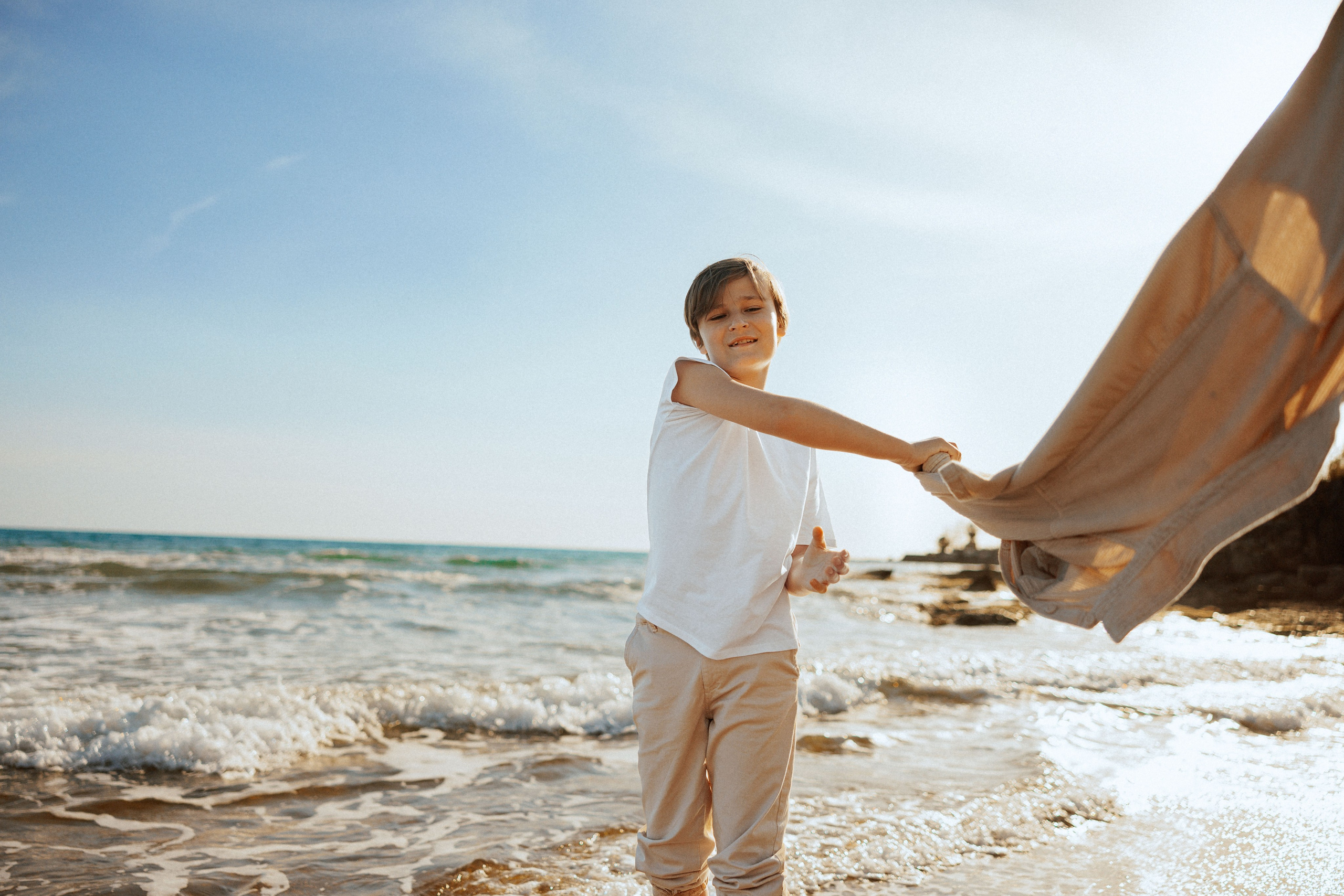 Family photo session on the beach in Vancouver BC Сanada. Twins. Ivan Skufinsky — wedding and family photographer in Vancouver