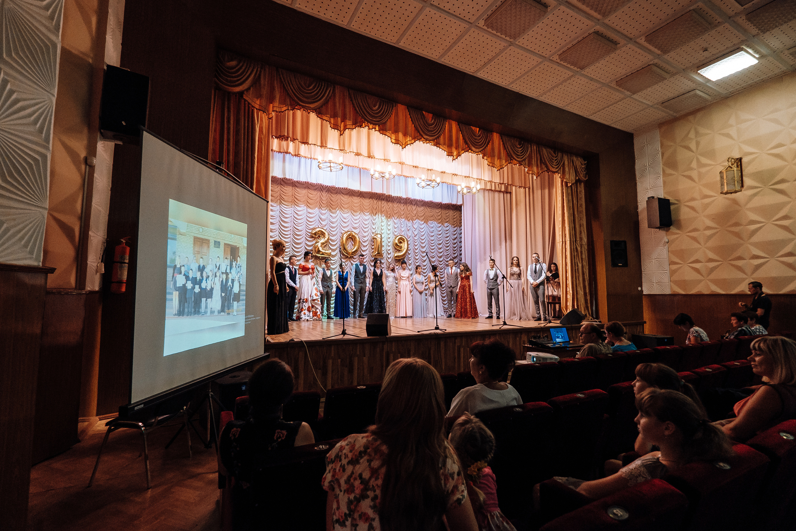 Выпускной школа номер 3. Хмельник. Ivan Skufinsky — wedding and family photographer in Vancouver