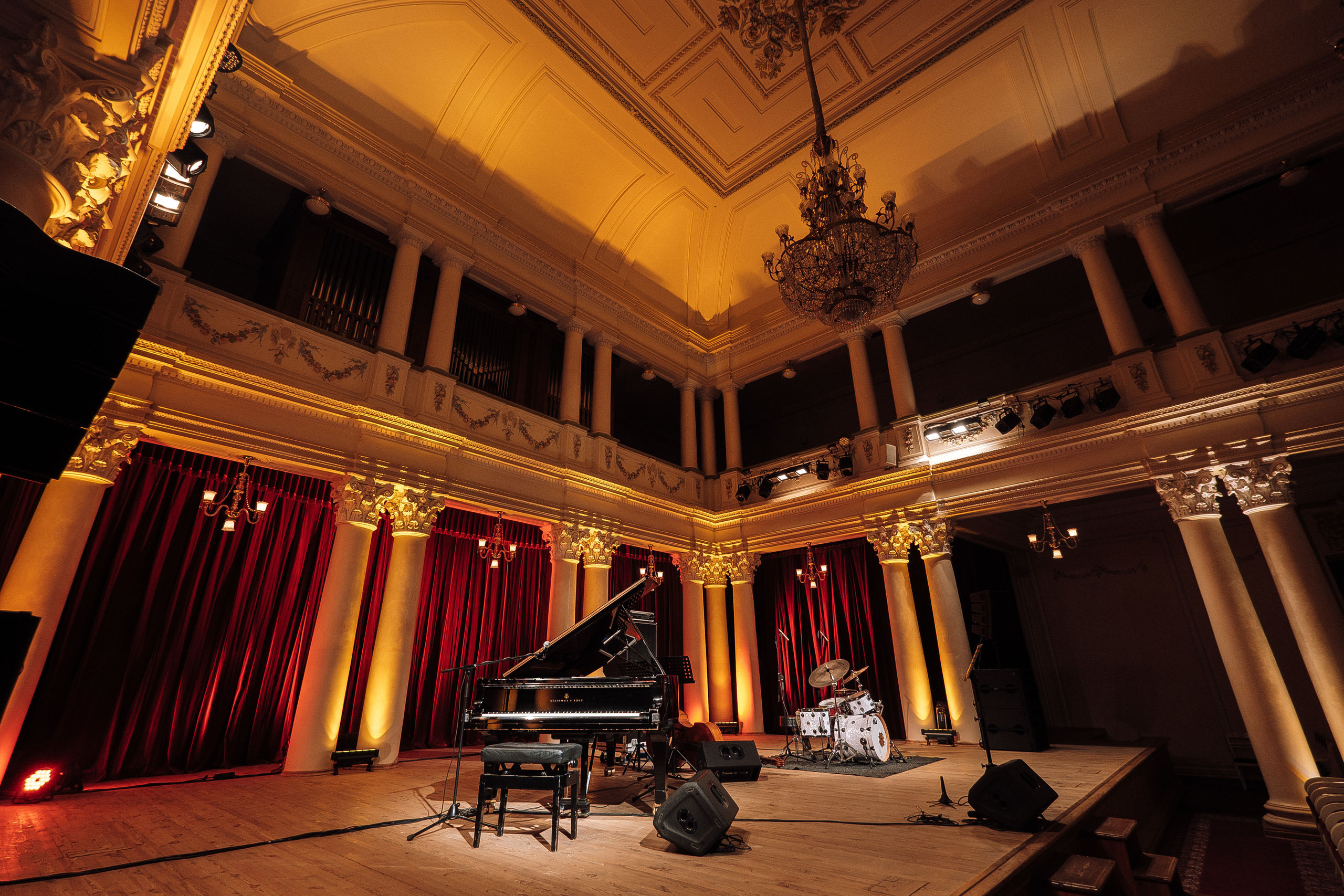 Deutsche Bank 10 years in Ukraine. Ivan Skufinsky — wedding and family photographer in Vancouver