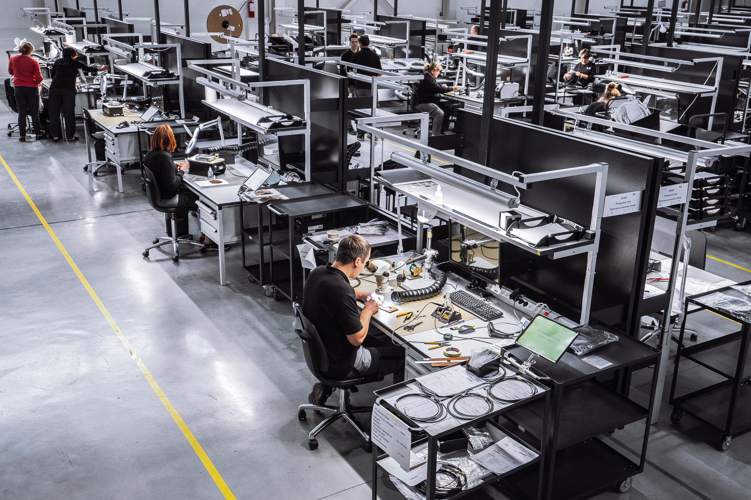 E & E Cable Solutions Factory. Ivan Skufinsky — wedding and family photographer in Vancouver