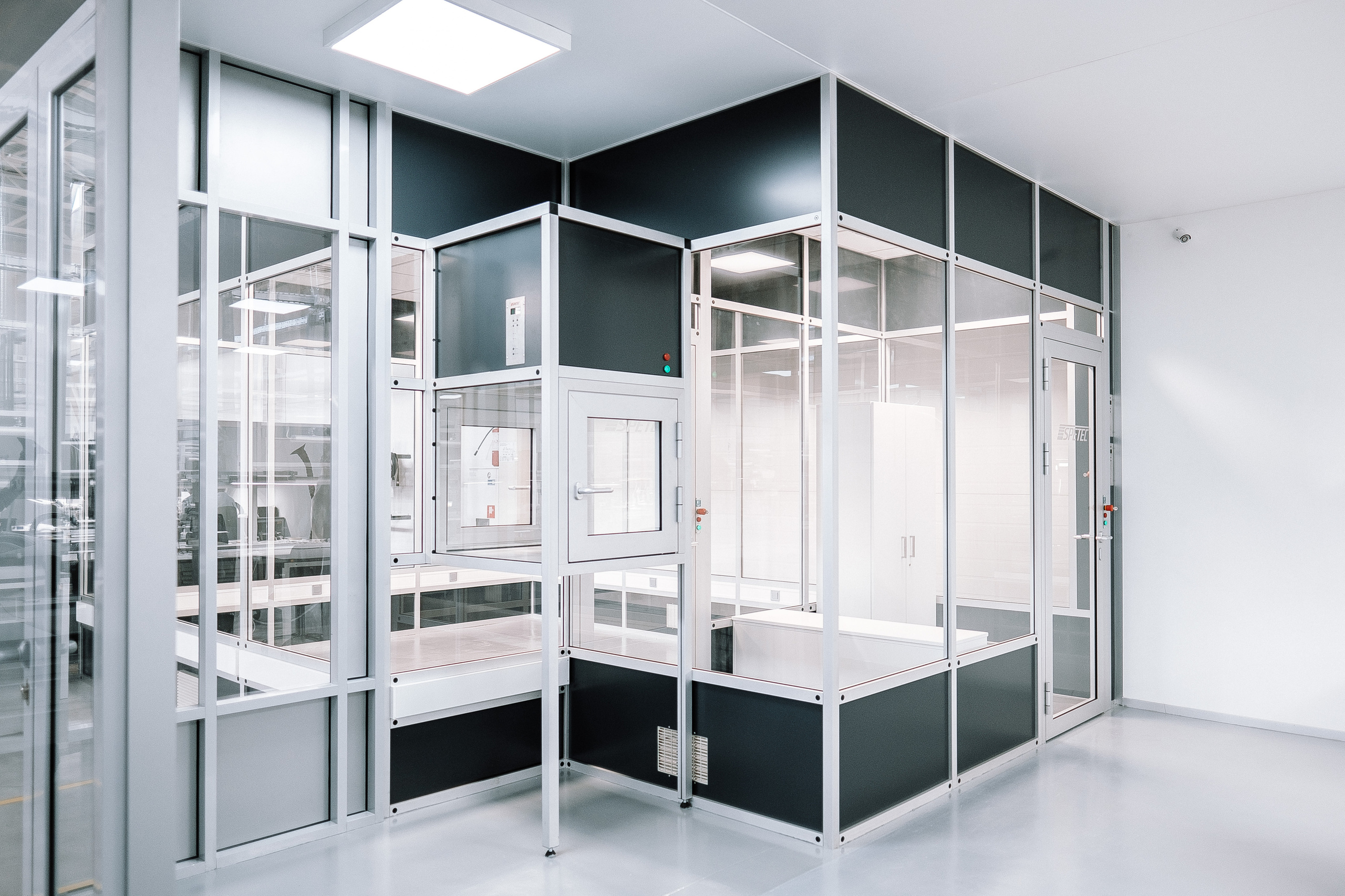 ЗАВОД. Ivan Skufinsky — wedding and family photographer in Vancouver