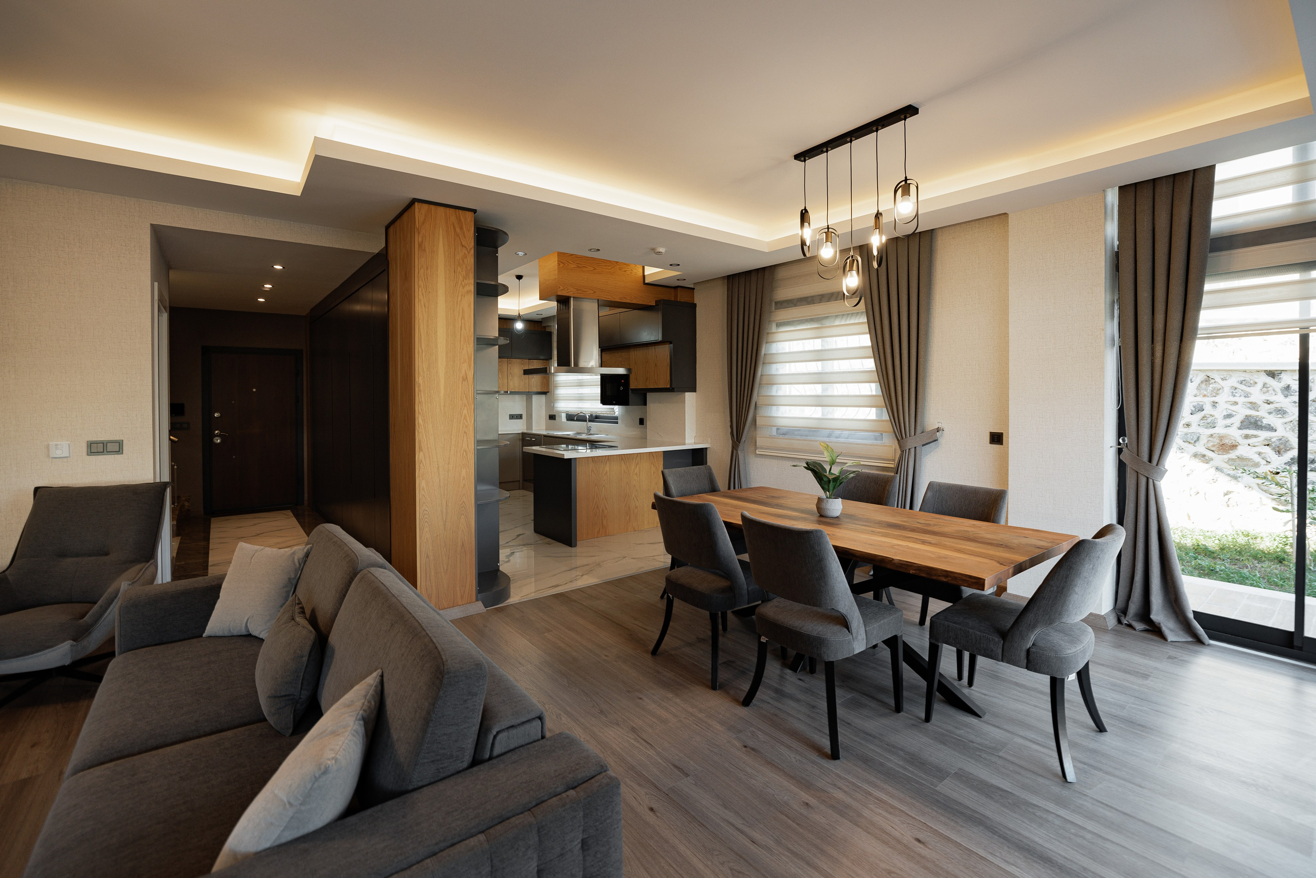 Real estate photographer in Vancouver Burnaby Richmond. Ivan Skufinsky — wedding and family photographer in Vancouver