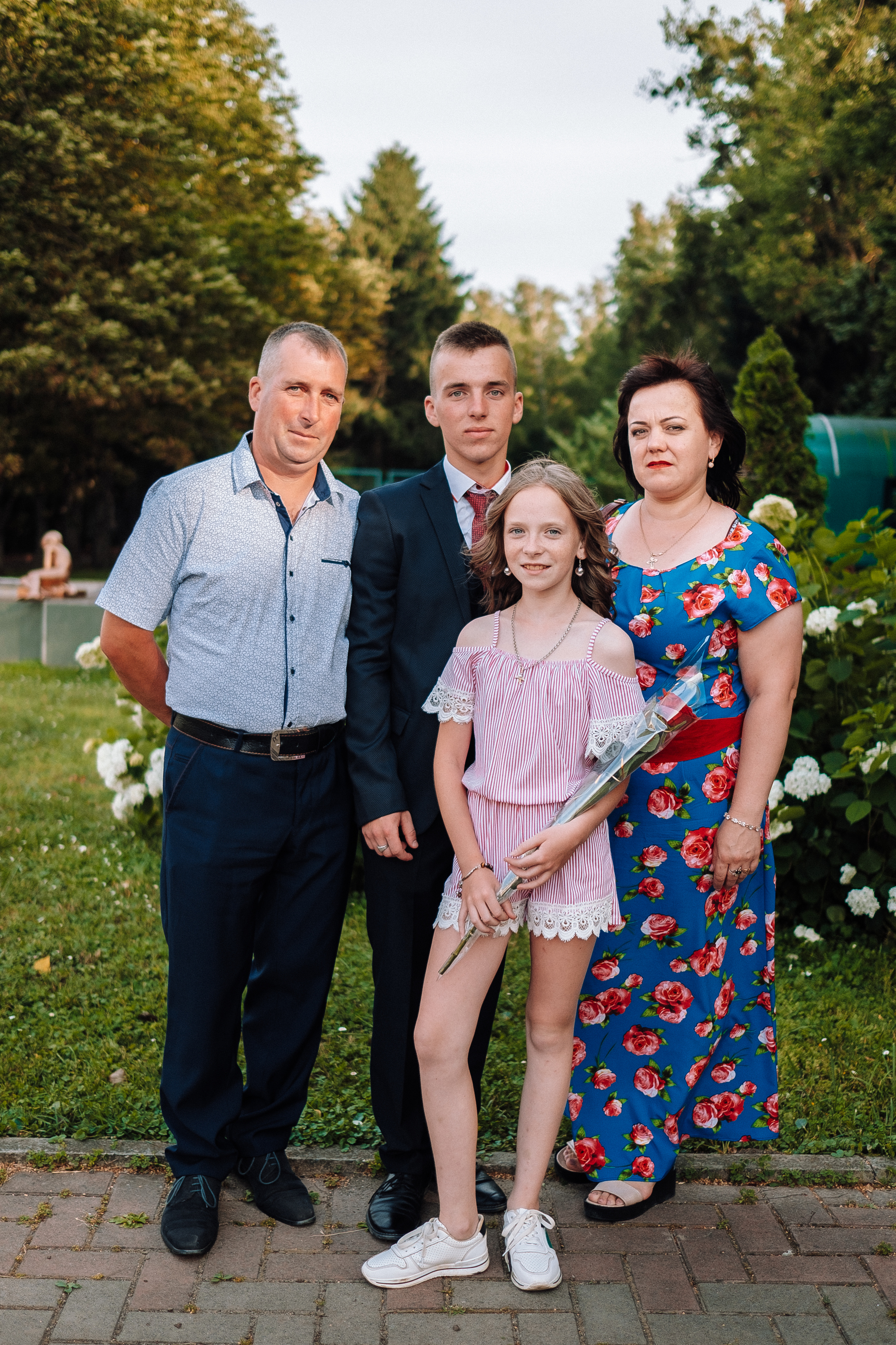 Выпускной школа номер 3. Хмельник. Ivan Skufinsky — wedding and family photographer in Vancouver