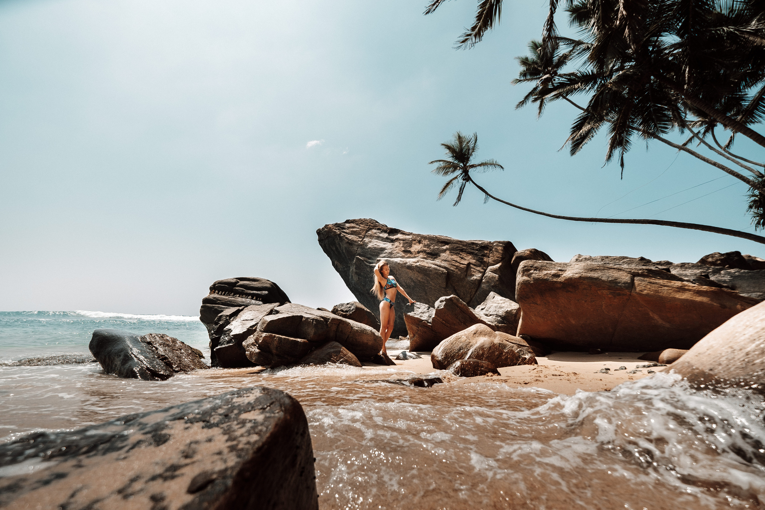 Julia Katya Dalavella beach. Ivan Skufinsky — wedding and family photographer in Vancouver