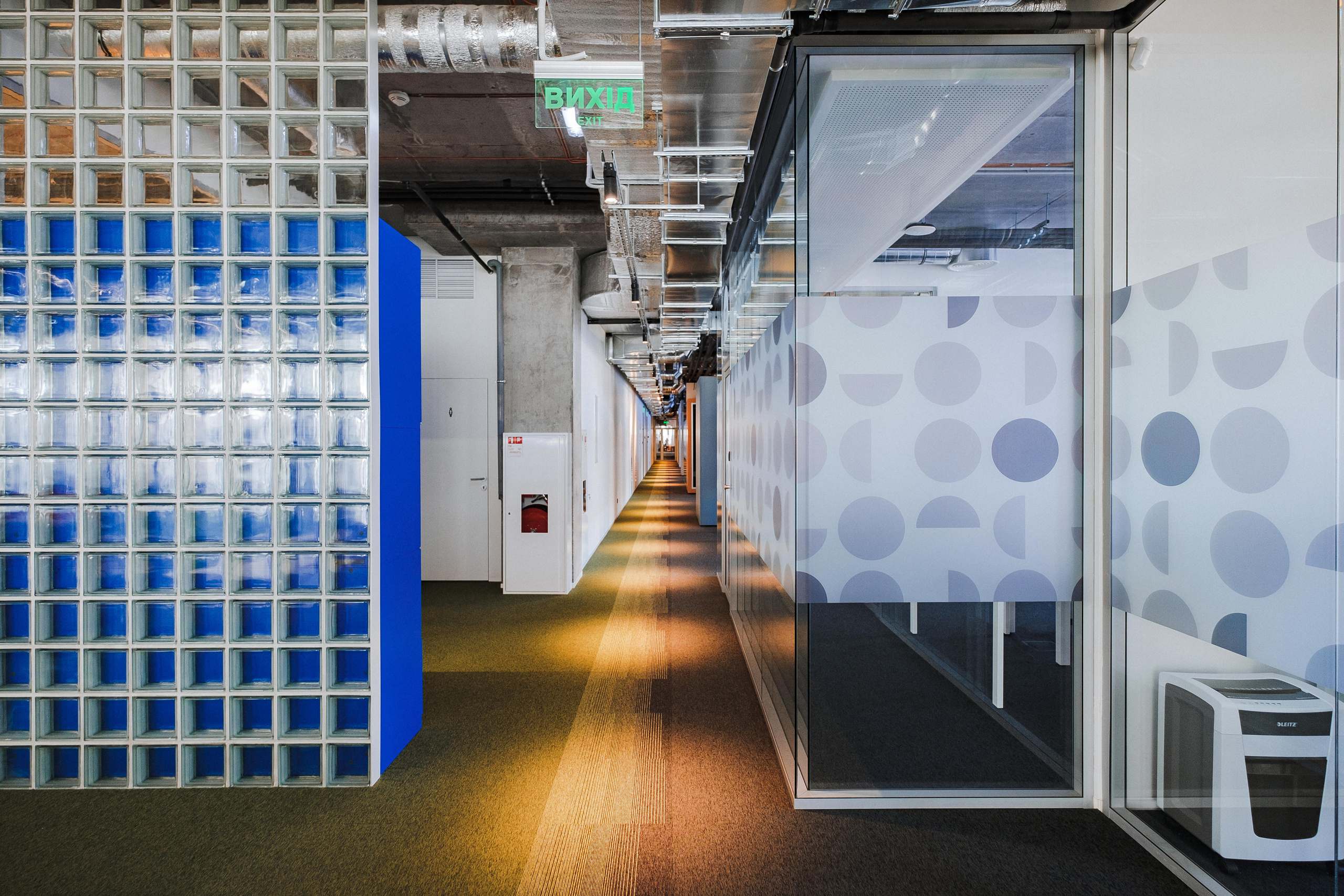 UNIT SYTI B10. Ivan Skufinsky — wedding and family photographer in Vancouver