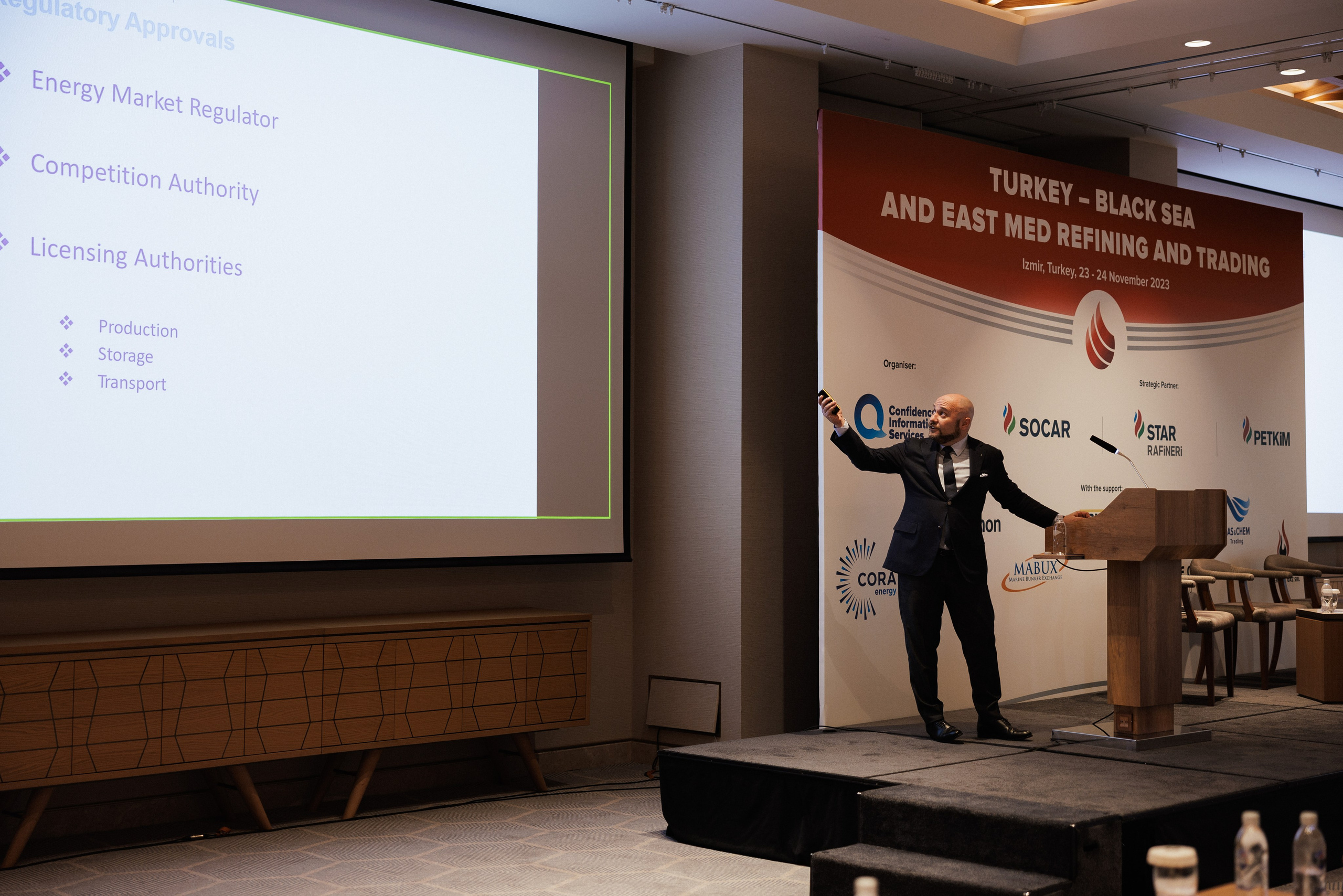 EXECUTIVE RETREAT Izmir Confidence Information Services. Ivan Skufinsky — wedding and family photographer in Vancouver