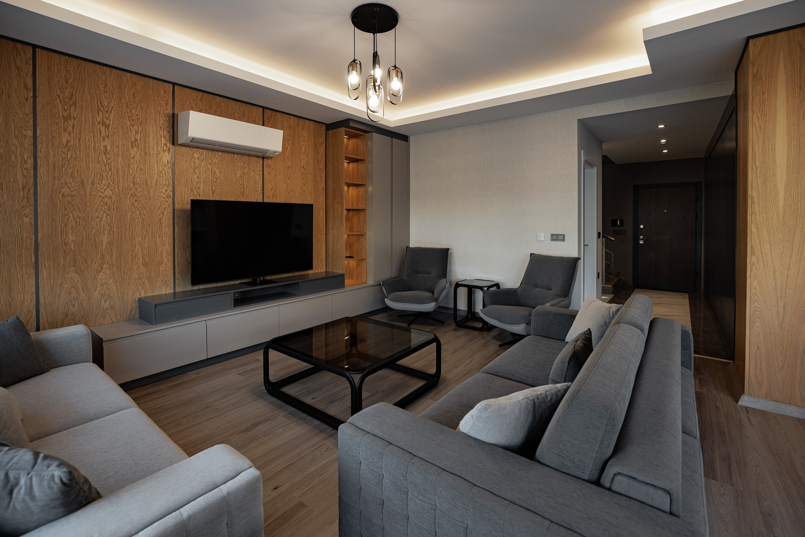 Real estate photographer in Vancouver Burnaby Richmond. Ivan Skufinsky — wedding and family photographer in Vancouver