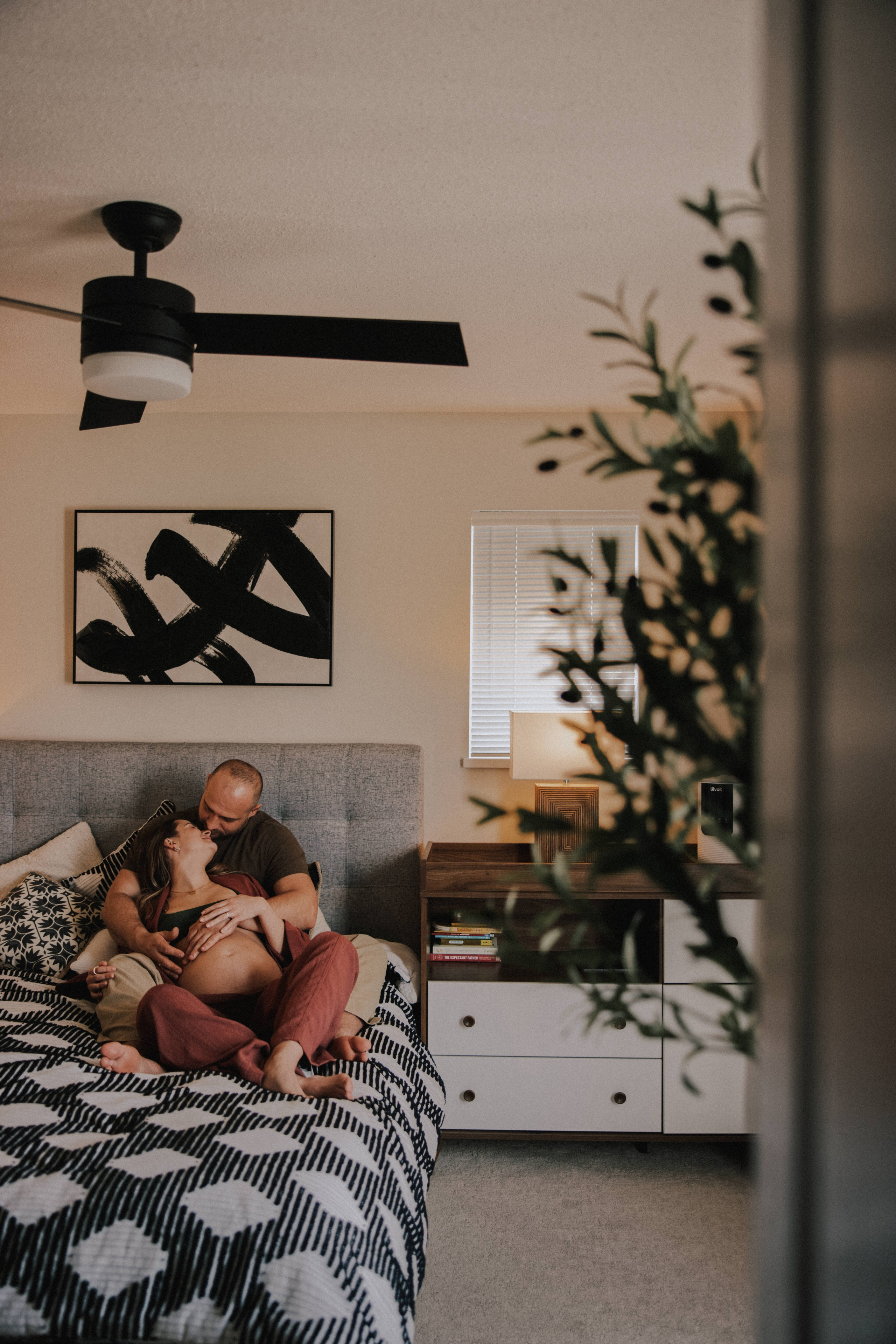 Pregnancy Home Story Vancouver. Ivan Skufinsky — wedding and family photographer in Vancouver