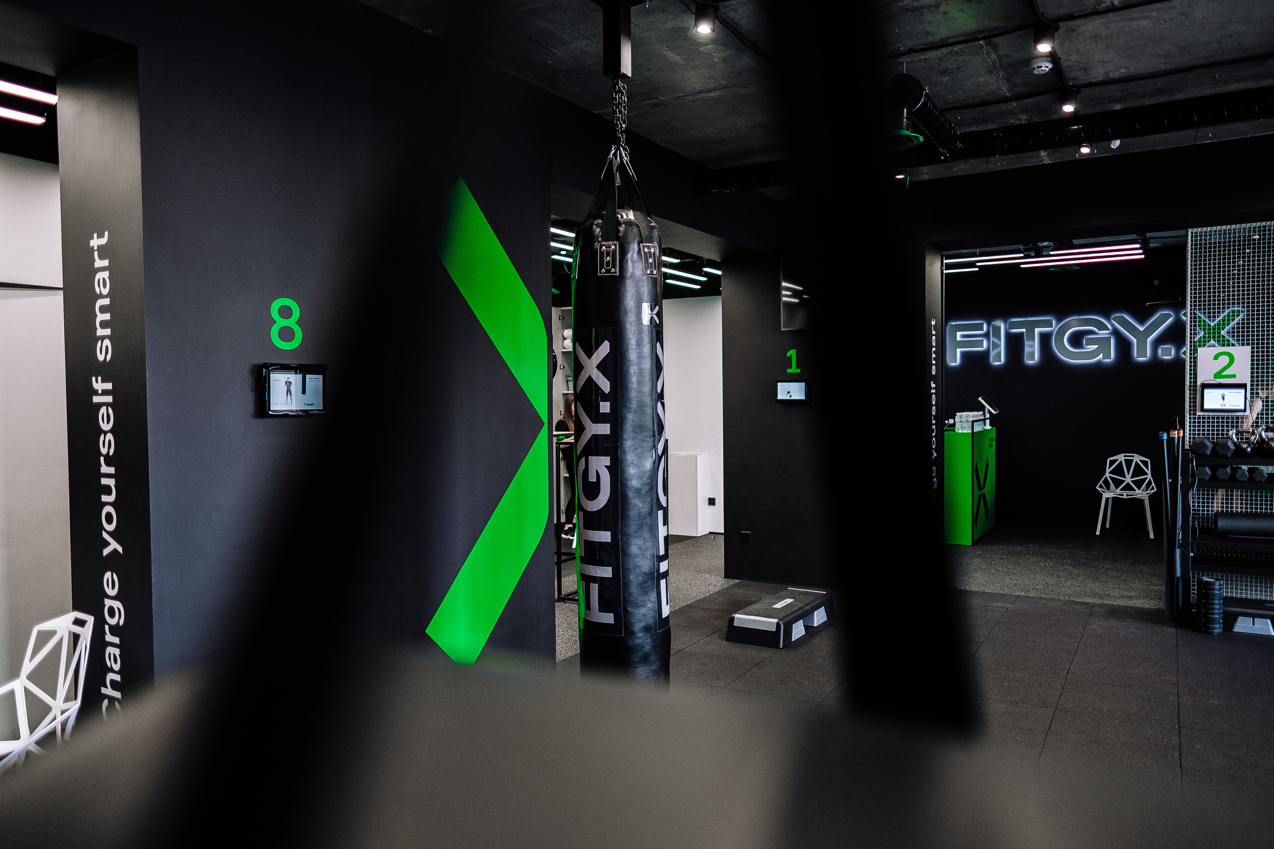 FitgyX контент 1 интерьер. Ivan Skufinsky — wedding and family photographer in Vancouver