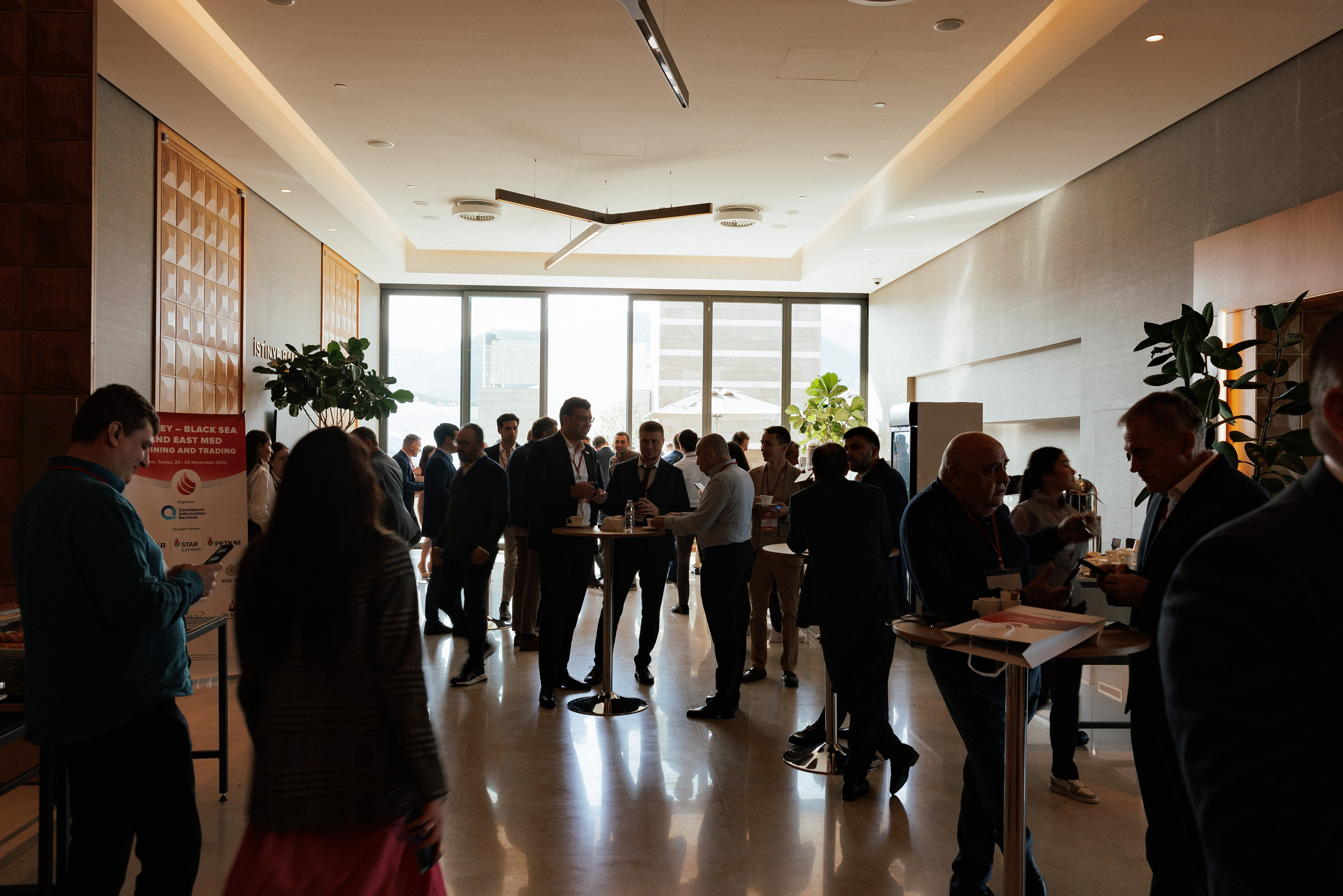 EXECUTIVE RETREAT Izmir Confidence Information Services. Ivan Skufinsky — wedding and family photographer in Vancouver