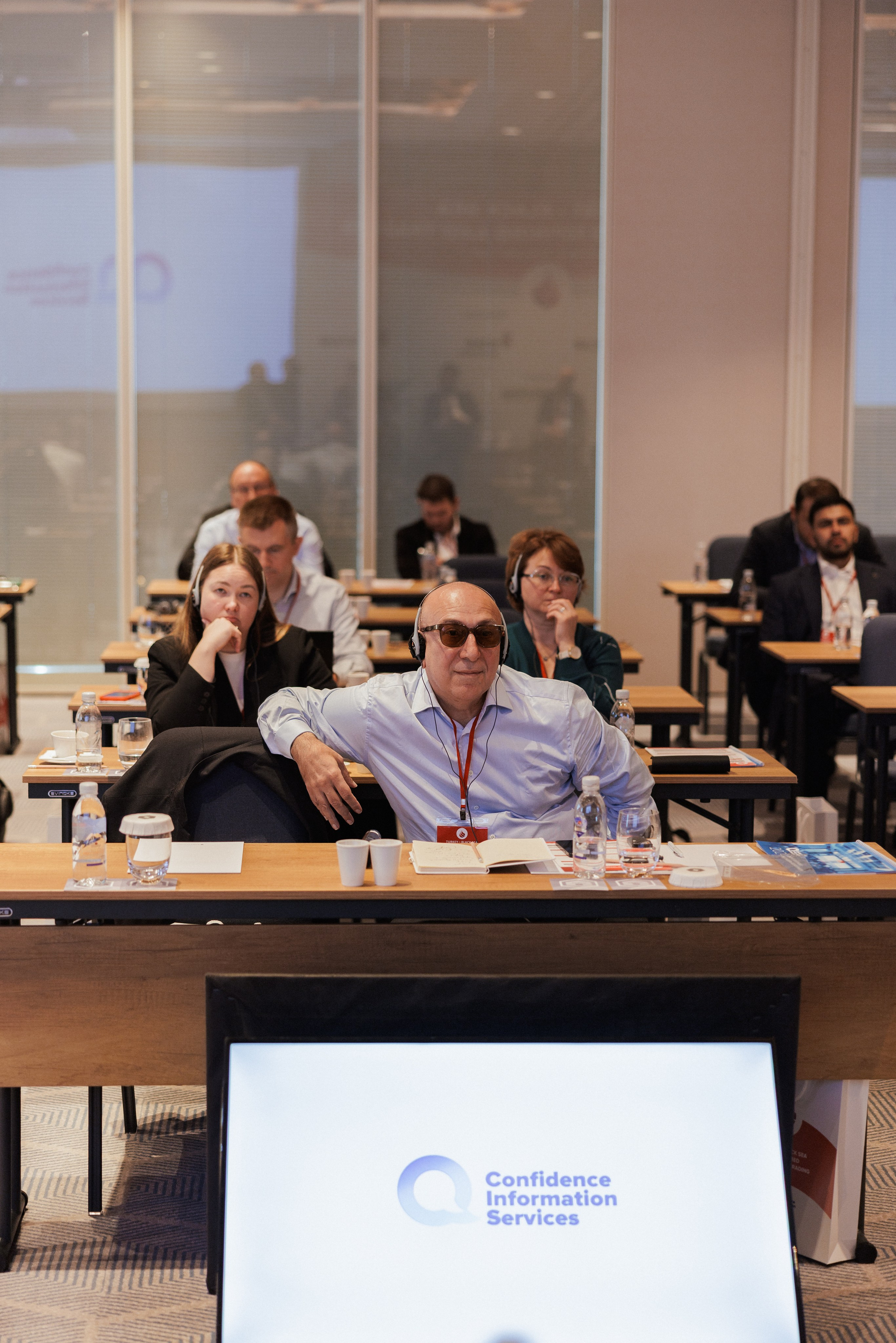 EXECUTIVE RETREAT Izmir Confidence Information Services. Ivan Skufinsky — wedding and family photographer in Vancouver