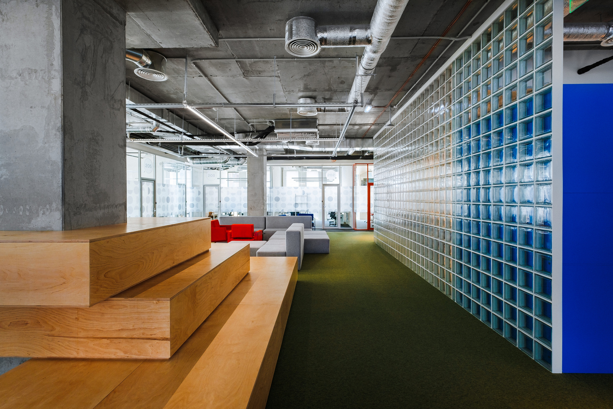 UNIT SYTI B10. Ivan Skufinsky — wedding and family photographer in Vancouver