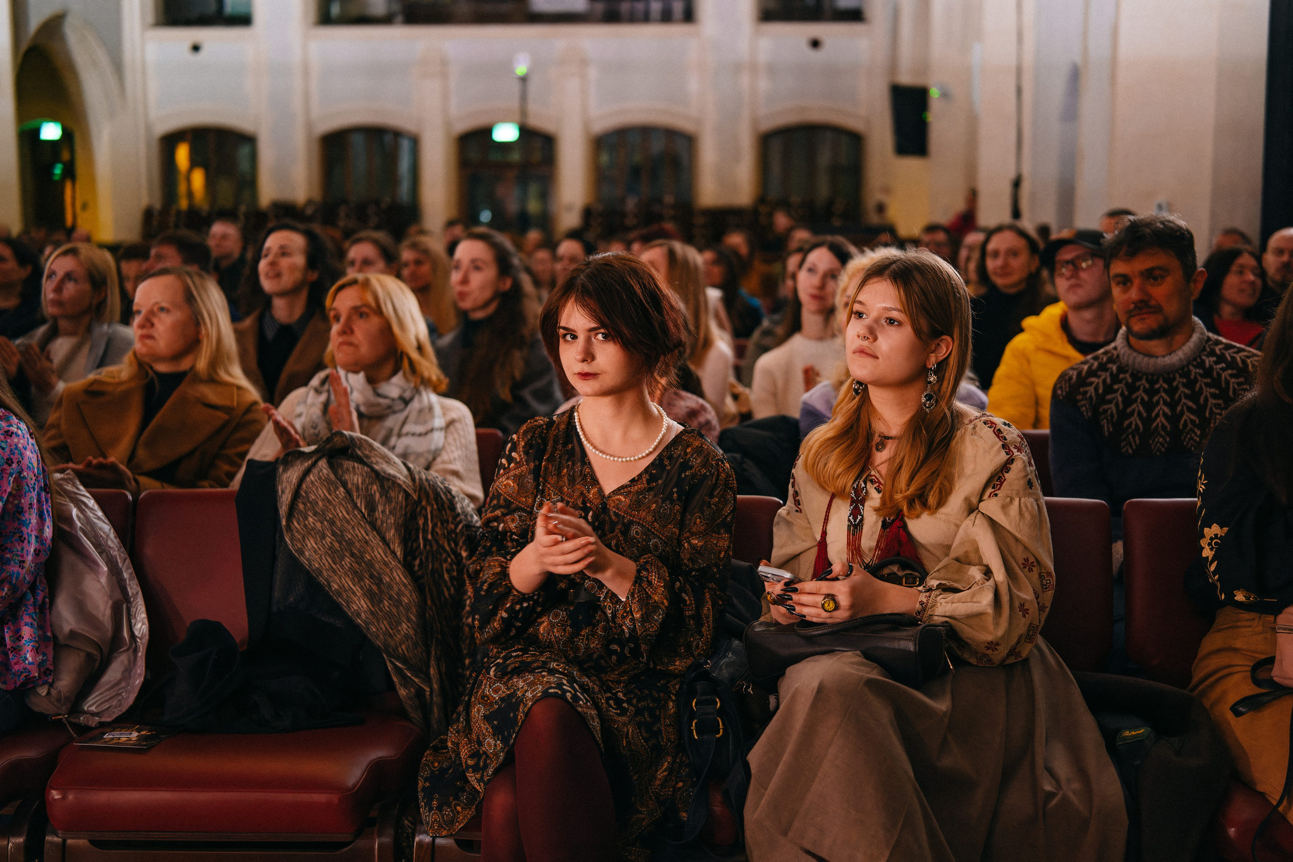 Live concert photography from Vivienne Mort in Vancouver 2025. Ivan Skufinsky — wedding and family photographer in Vancouver