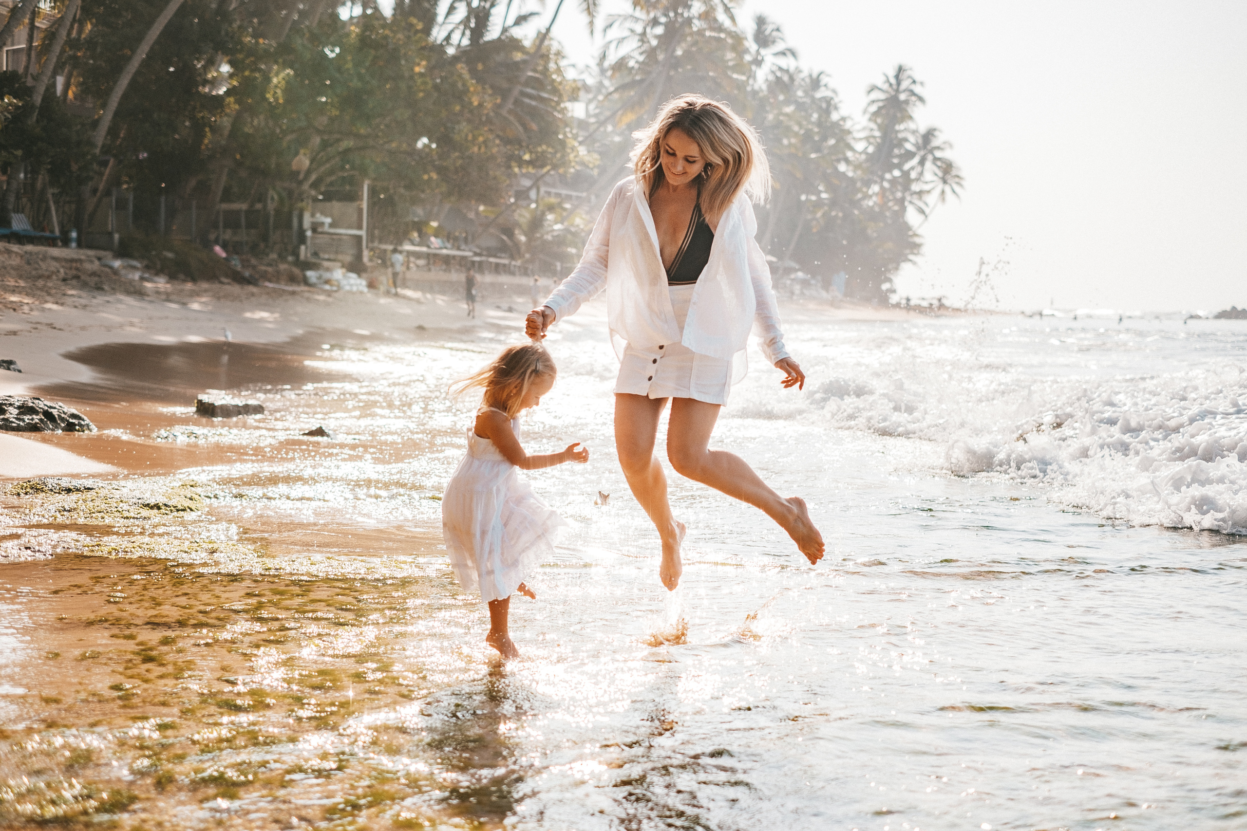 Sasha+Sasha+Liza Unavatuna. Ivan Skufinsky — wedding and family photographer in Vancouver