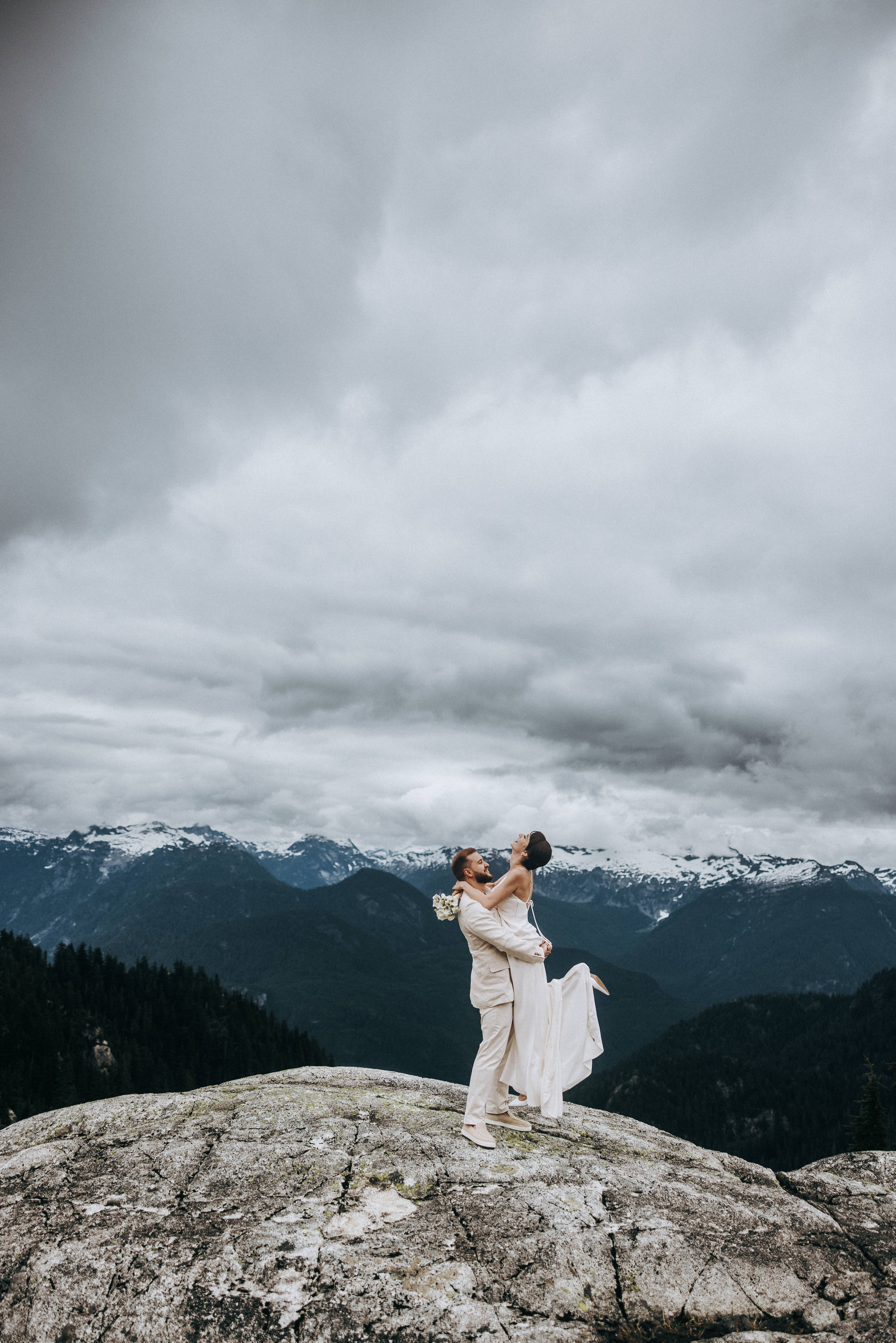 Sky-High Love: Stunning Vancouver Mountain Wedding Shoot by Helicopter. Ivan Skufinsky — wedding and family photographer in Vancouver