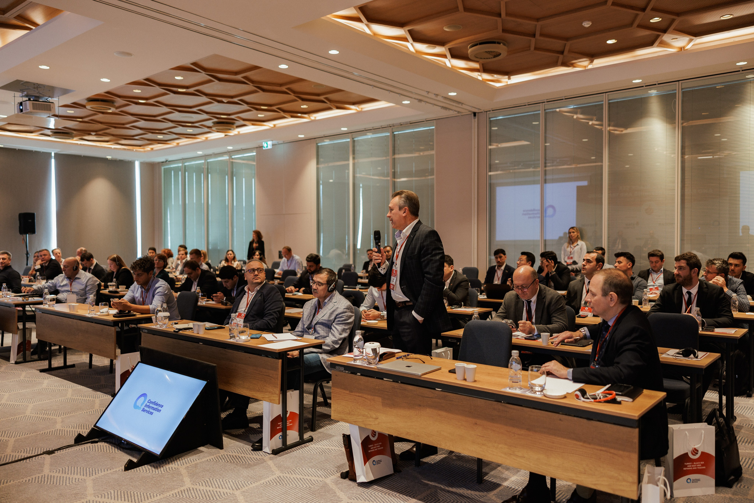 EXECUTIVE RETREAT Izmir Confidence Information Services. Ivan Skufinsky — wedding and family photographer in Vancouver