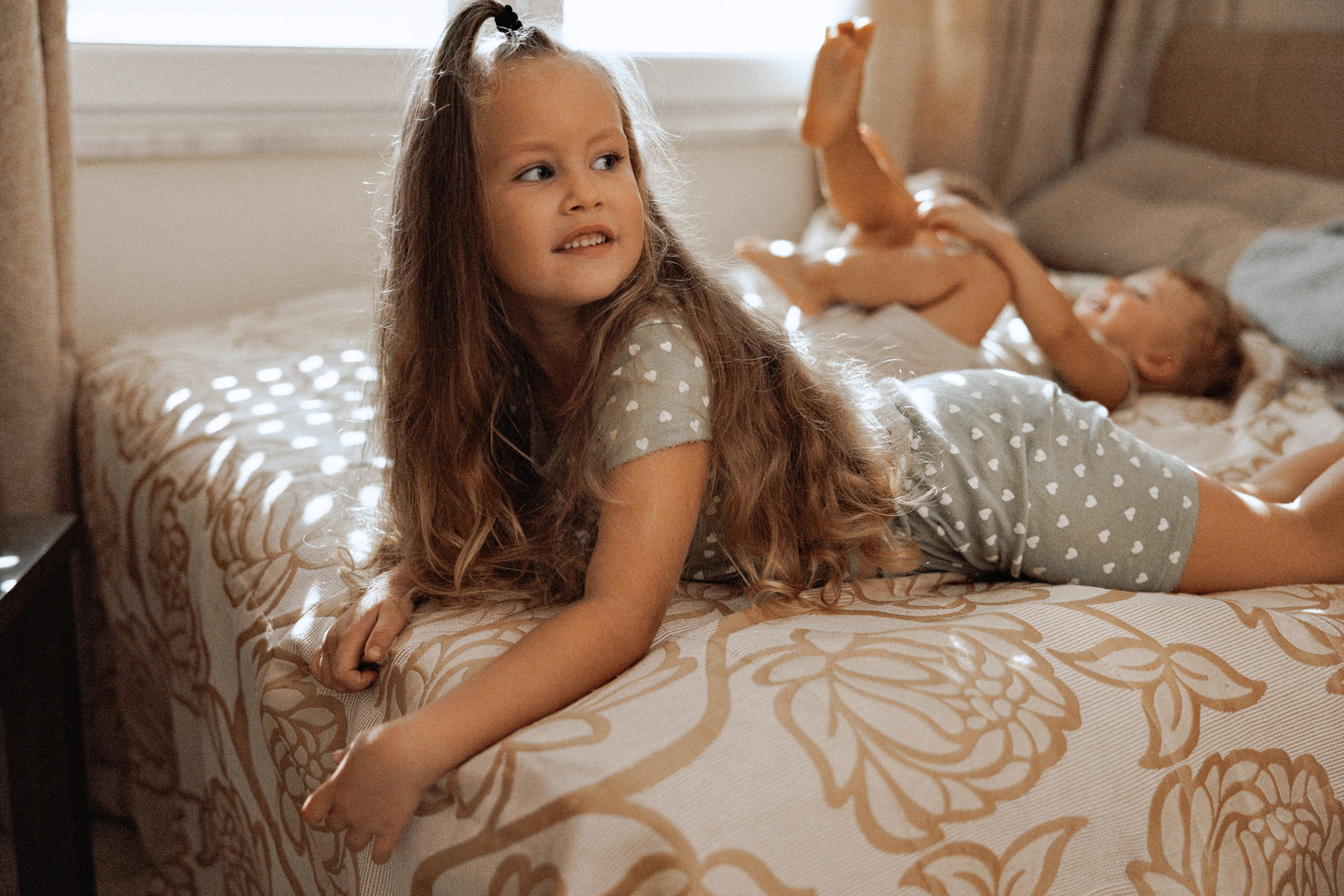 Home family shoot. Ivan Skufinsky — wedding and family photographer in Vancouver