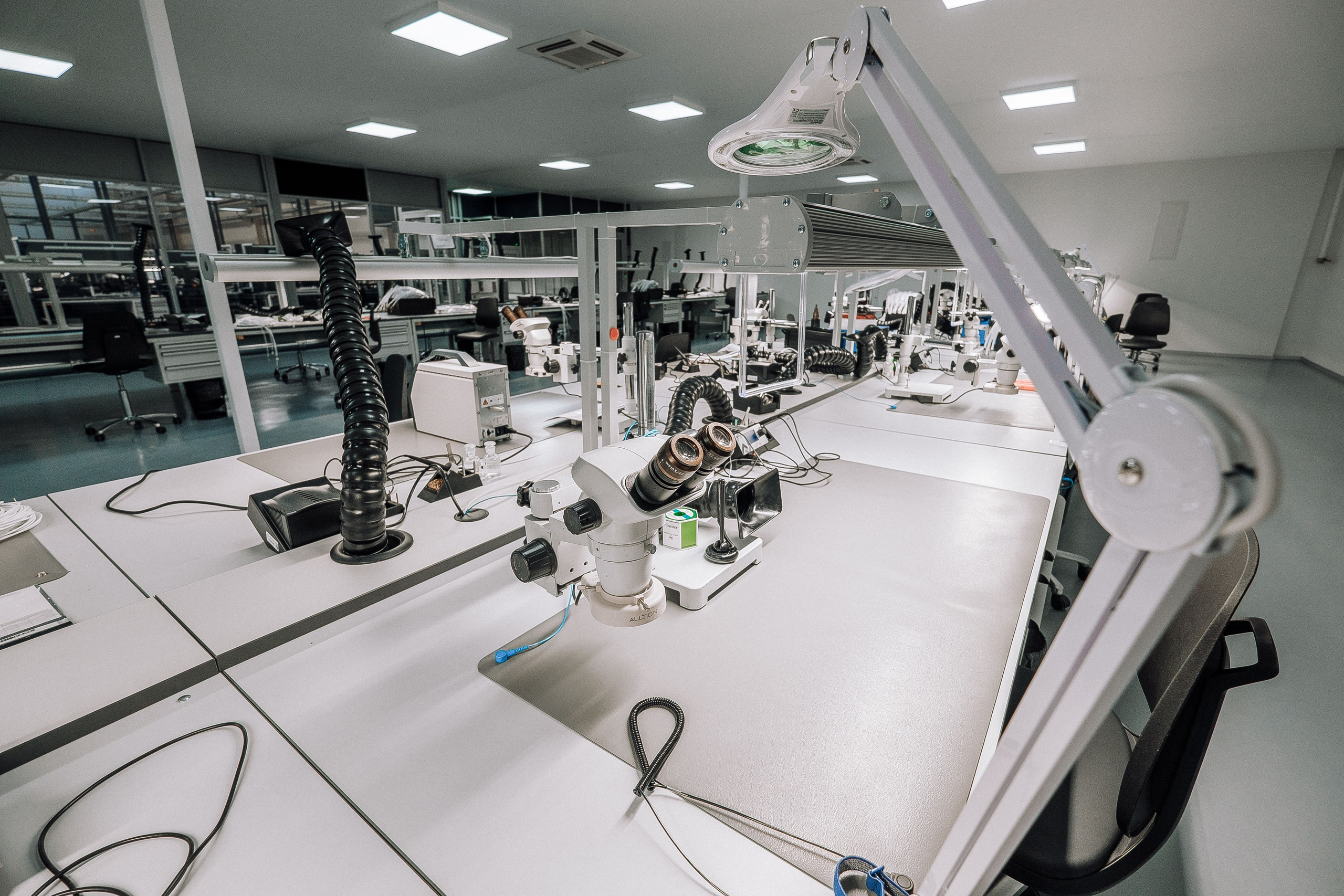 E & E Cable Solutions Factory. Ivan Skufinsky — wedding and family photographer in Vancouver