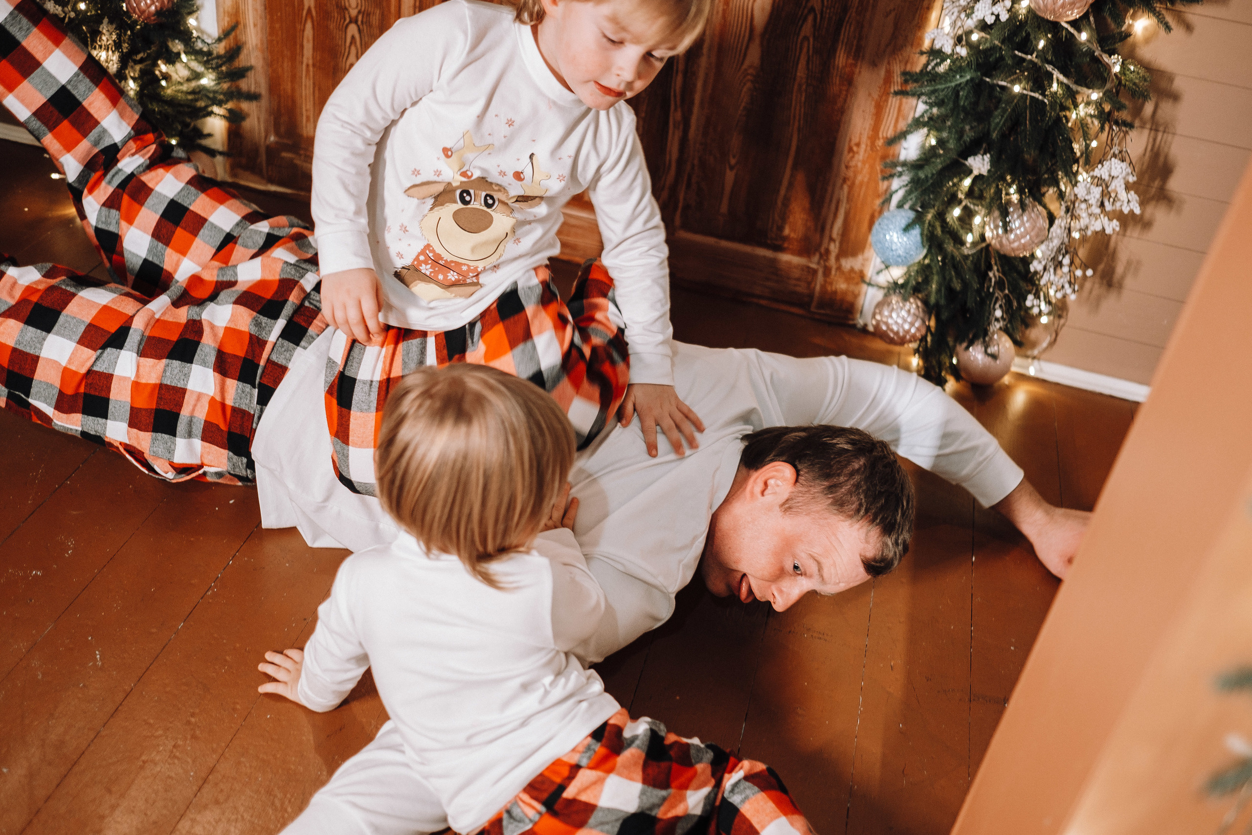 Рождественский переполох). Ivan Skufinsky — wedding and family photographer in Vancouver