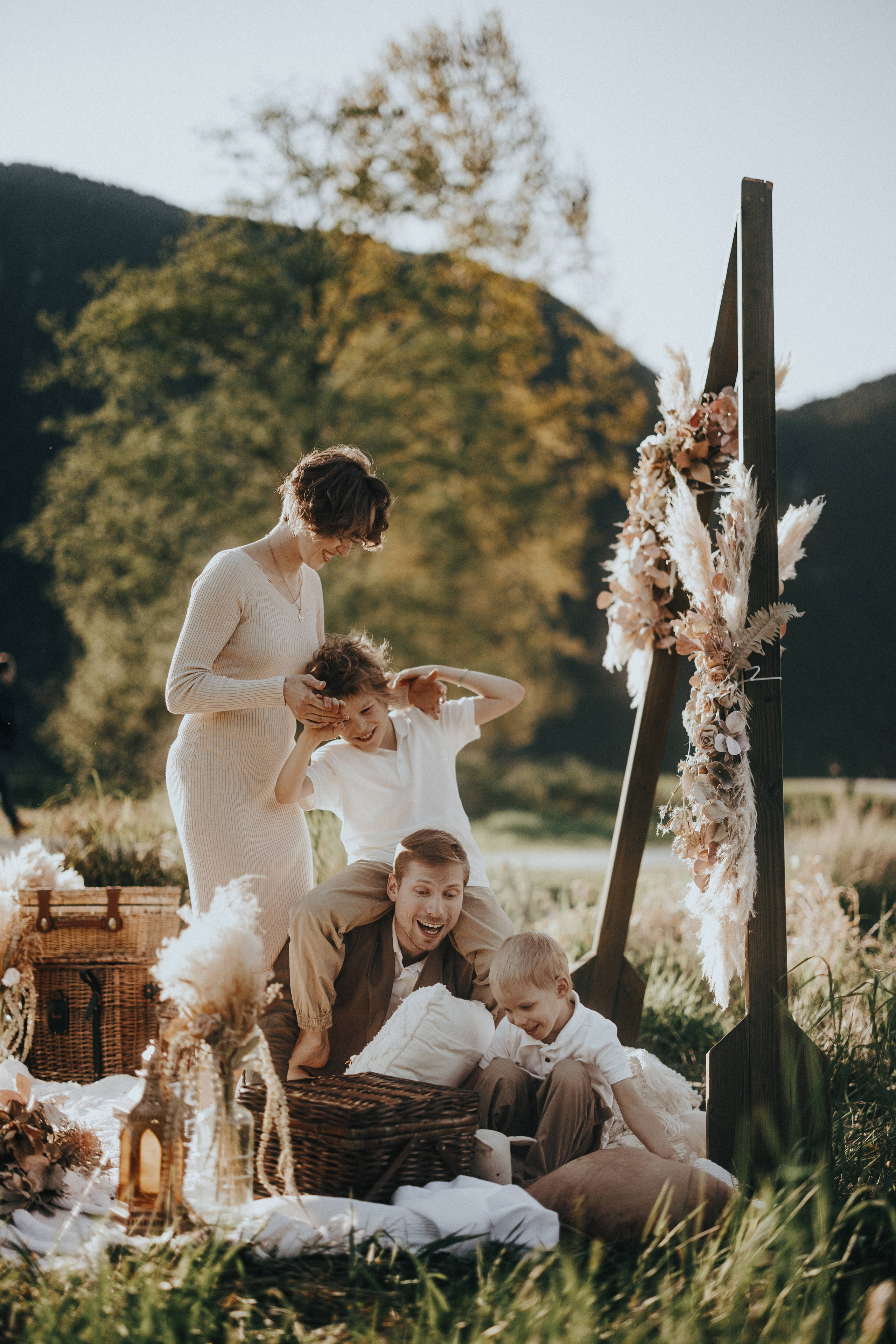Family photo shoot at Pitt lake Vancouver BC. Ivan Skufinsky — wedding and family photographer in Vancouver