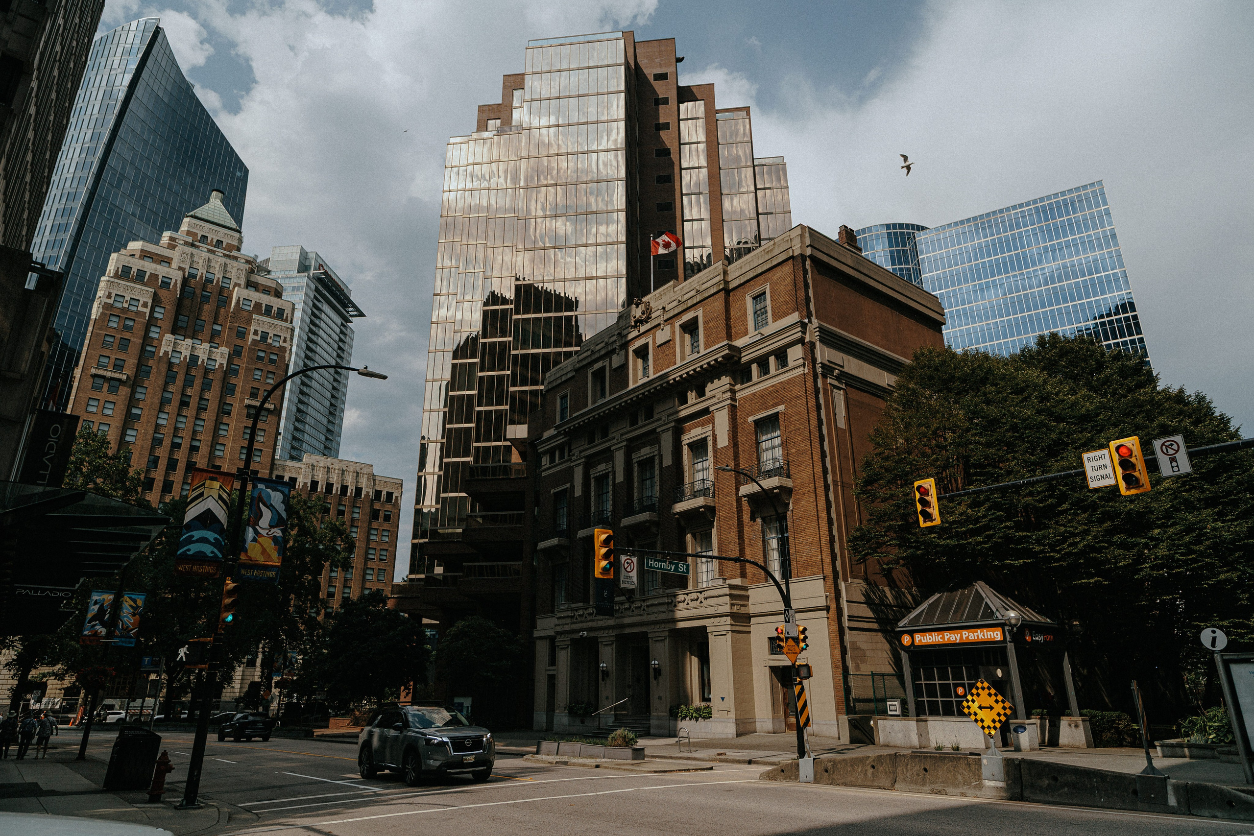 WeddingStory in Vancouver Club. Ivan Skufinsky — wedding and family photographer in Vancouver