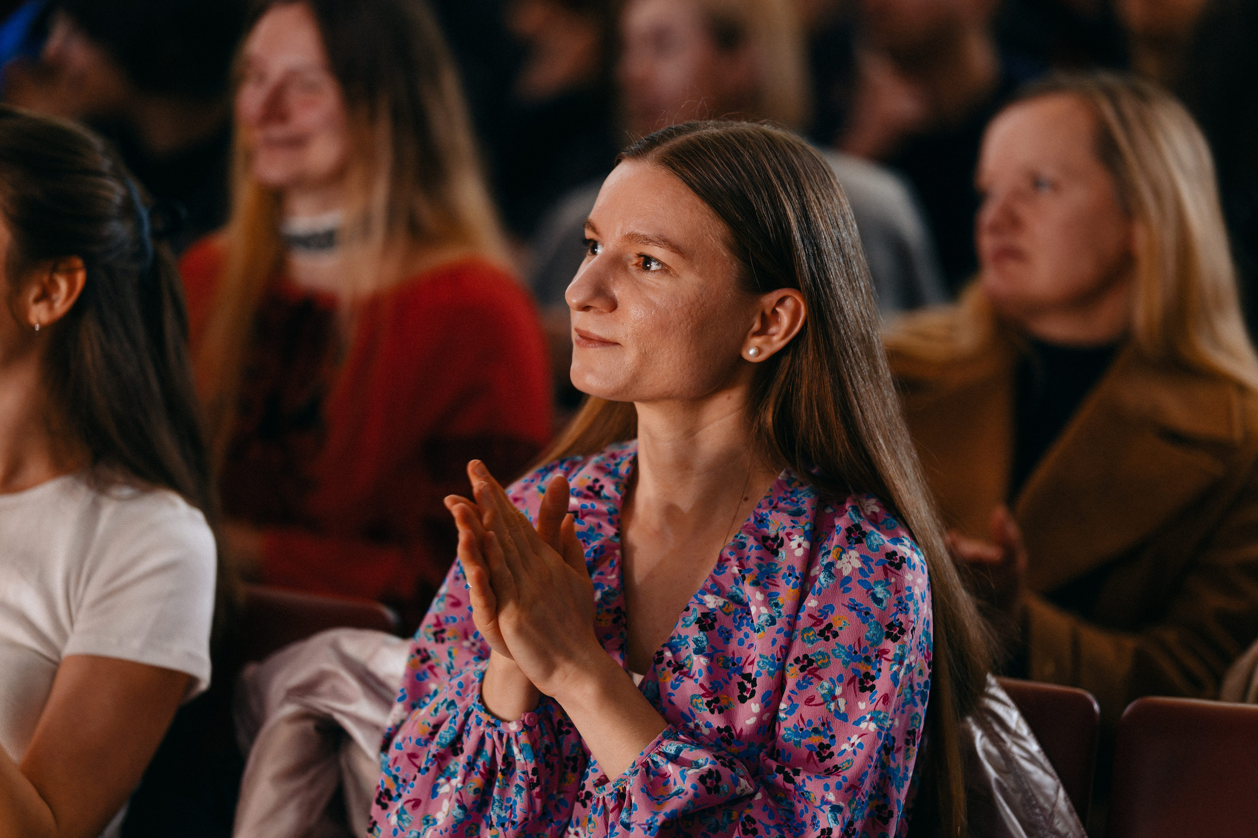 Live concert photography from Vivienne Mort in Vancouver 2025. Ivan Skufinsky — wedding and family photographer in Vancouver