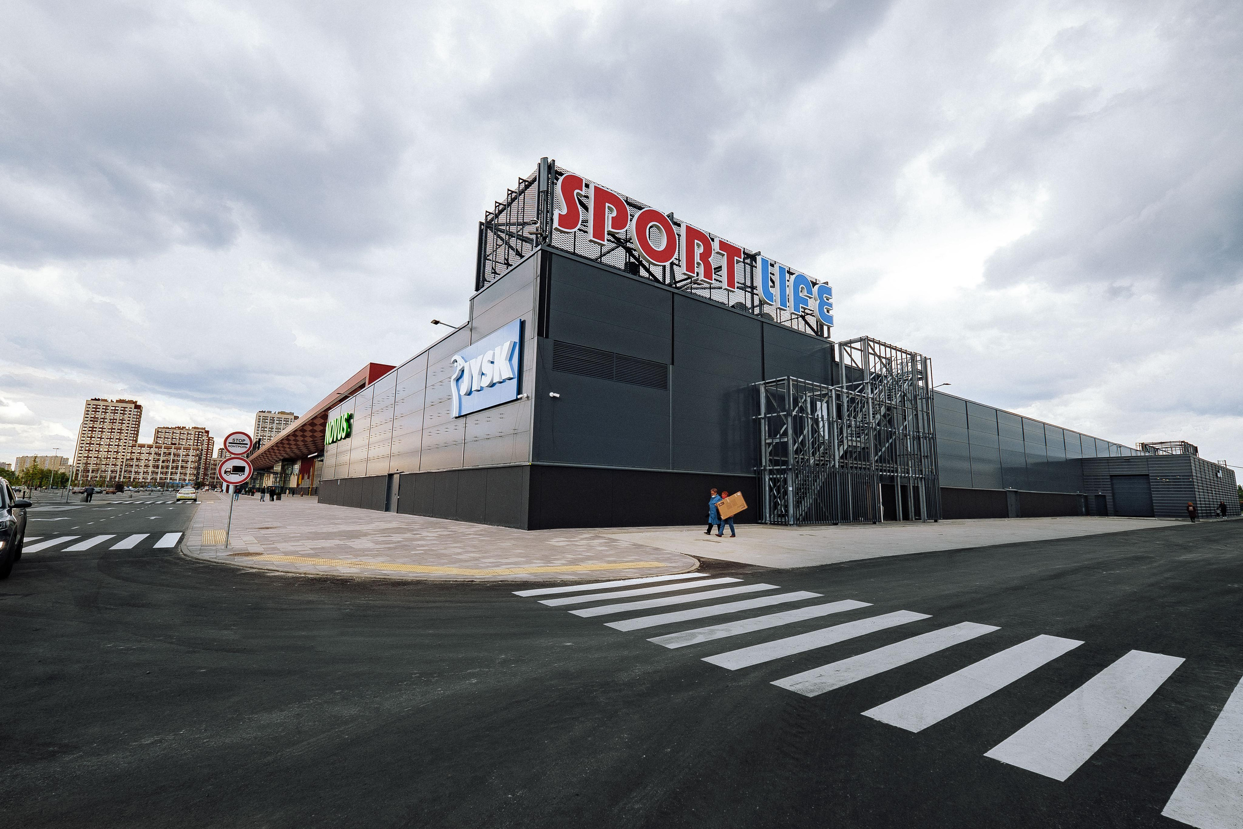 EXTERIER RETROVILLE. Ivan Skufinsky — wedding and family photographer in Vancouver