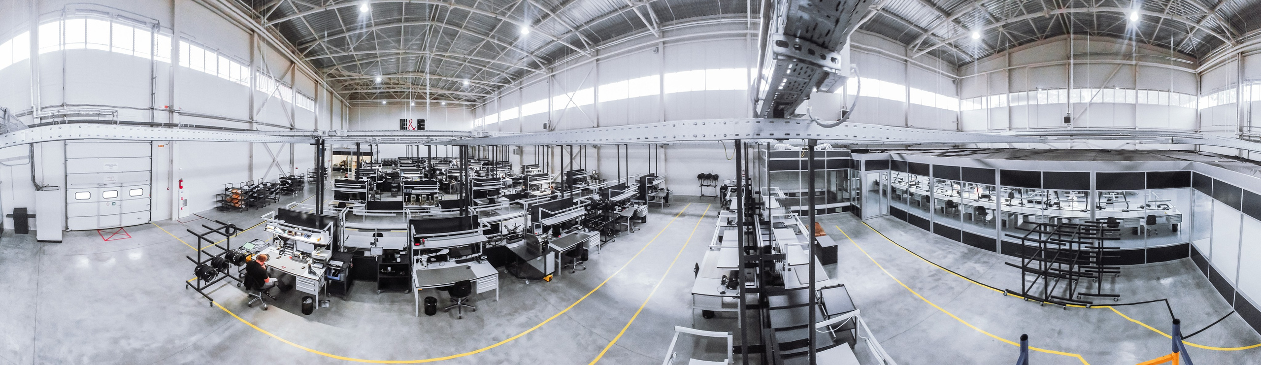 E & E Cable Solutions Factory. Ivan Skufinsky — wedding and family photographer in Vancouver