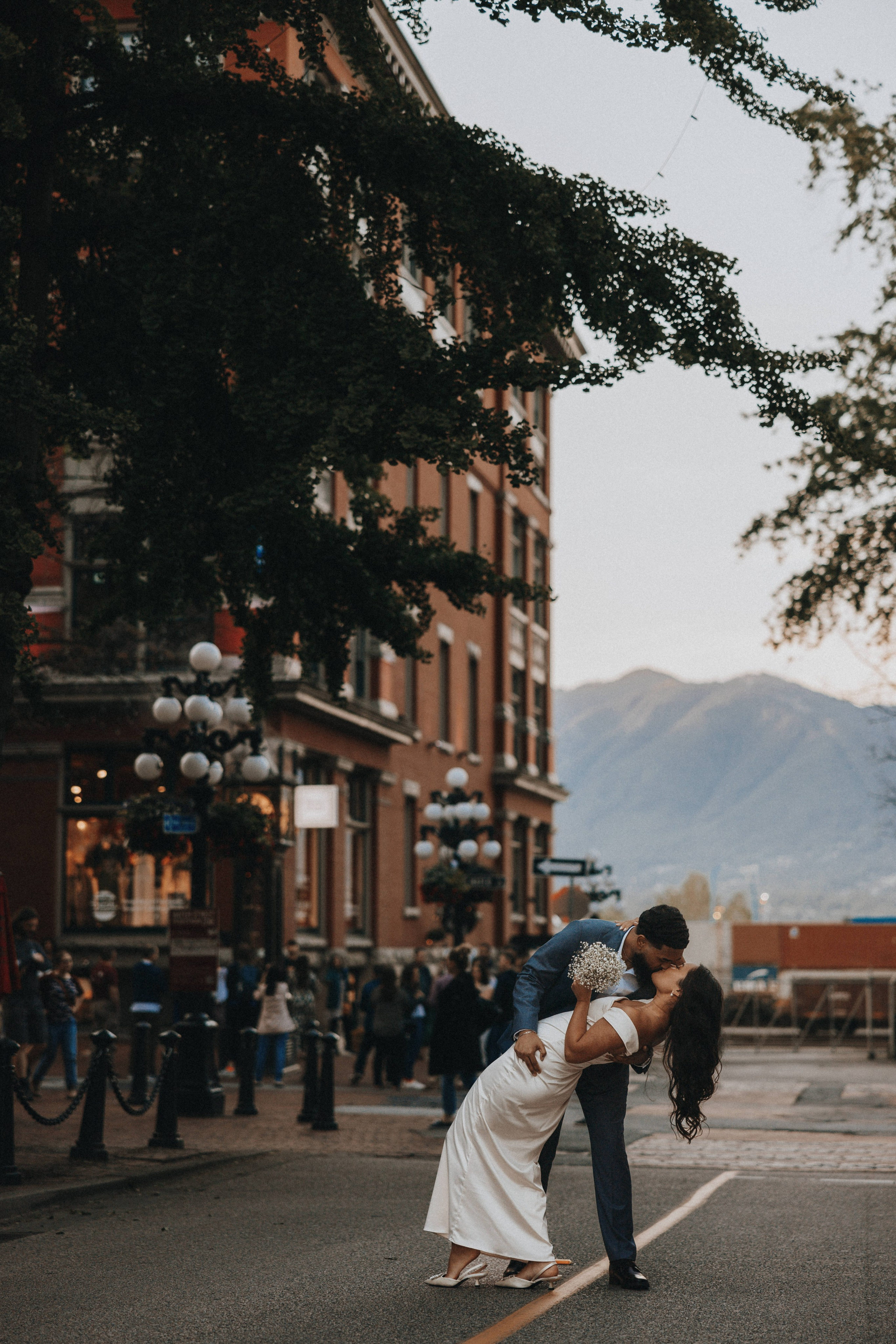 Engagement photographer vancouver. Ivan Skufinsky — wedding and family photographer in Vancouver