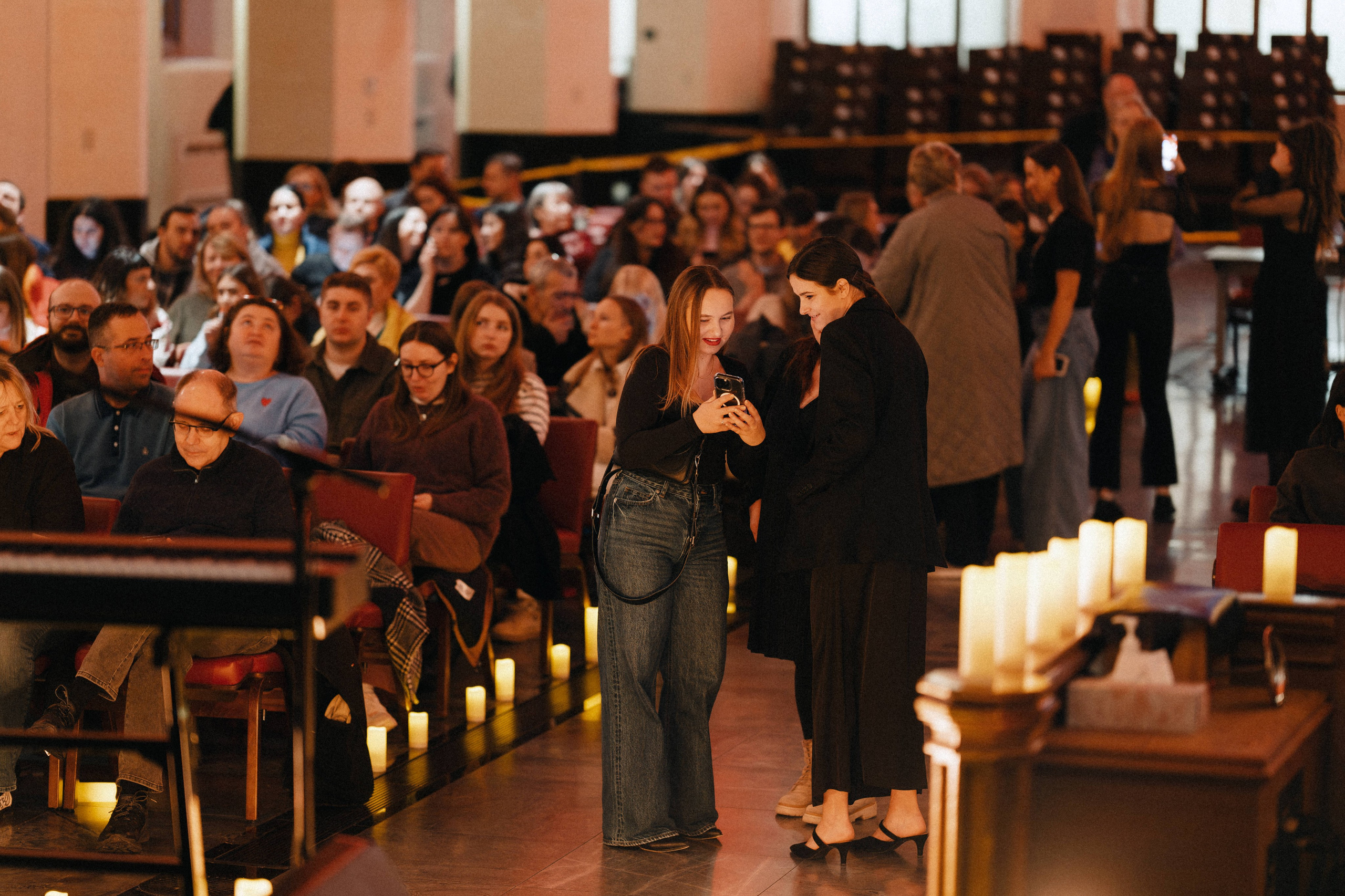 Live concert photography from Vivienne Mort in Vancouver 2025. Ivan Skufinsky — wedding and family photographer in Vancouver