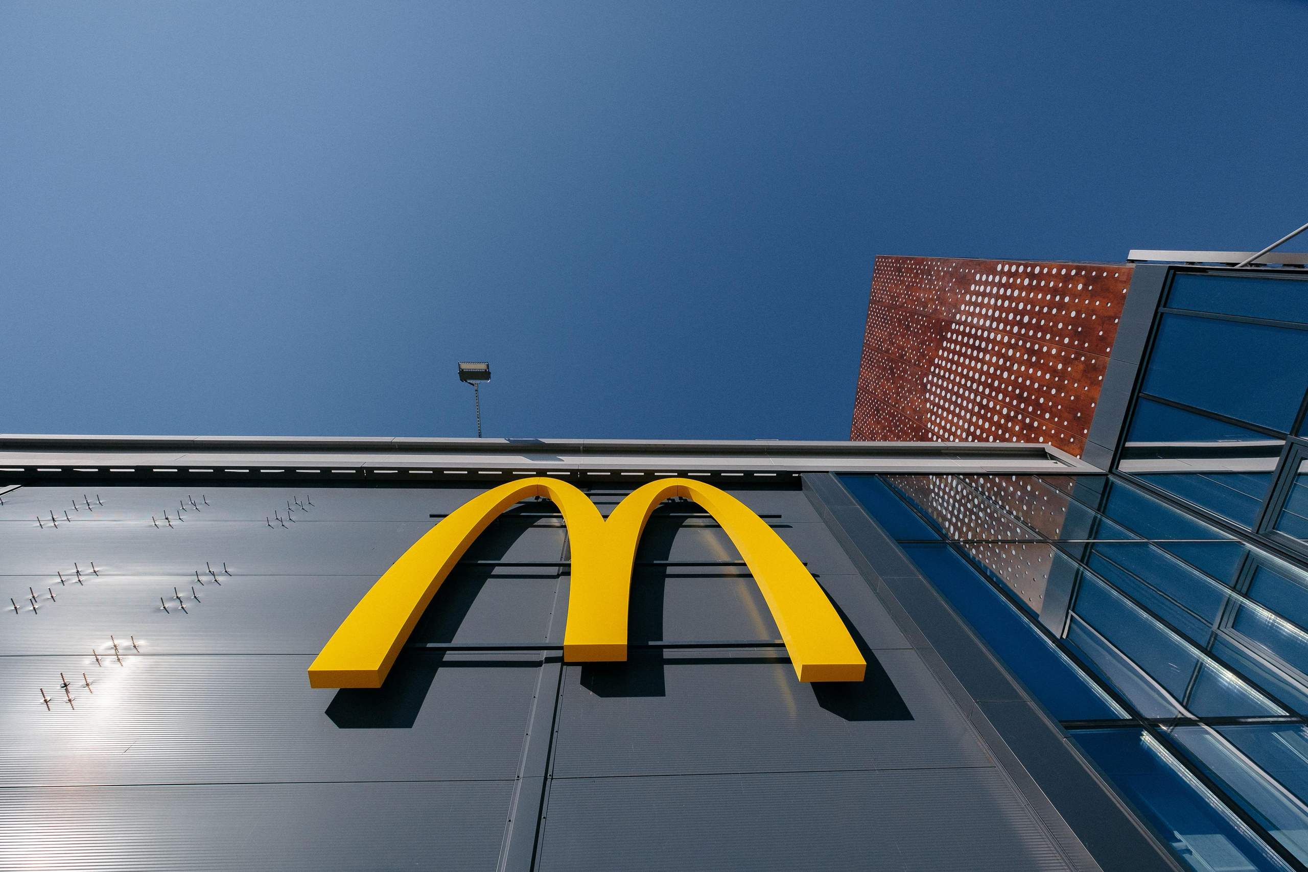 EXTERIER RETROVILLE. Ivan Skufinsky — wedding and family photographer in Vancouver