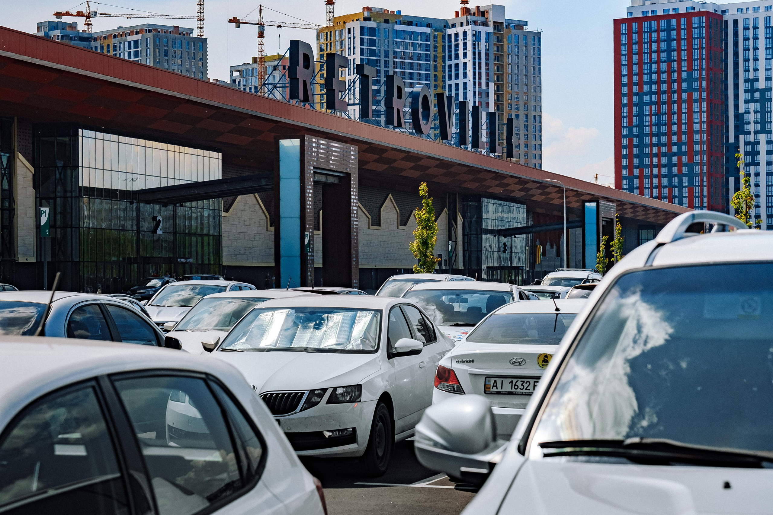 EXTERIER RETROVILLE. Ivan Skufinsky — wedding and family photographer in Vancouver