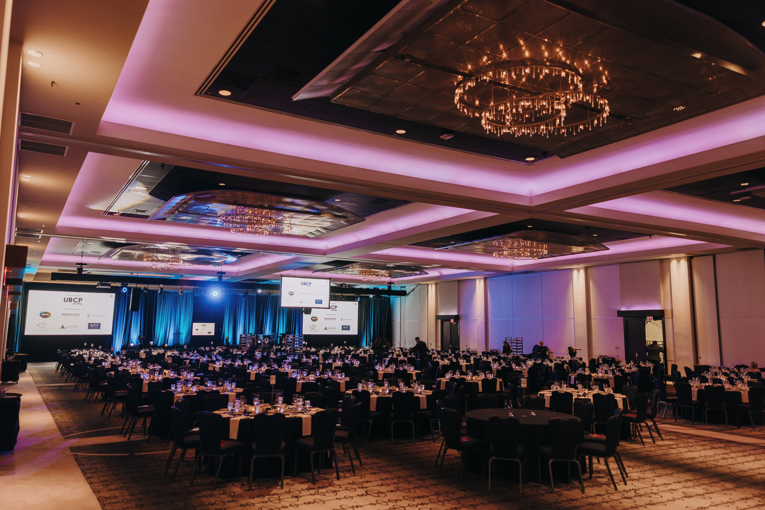 Event photographer in Vancouver Burnaby BC. Ivan Skufinsky — wedding and family photographer in Vancouver